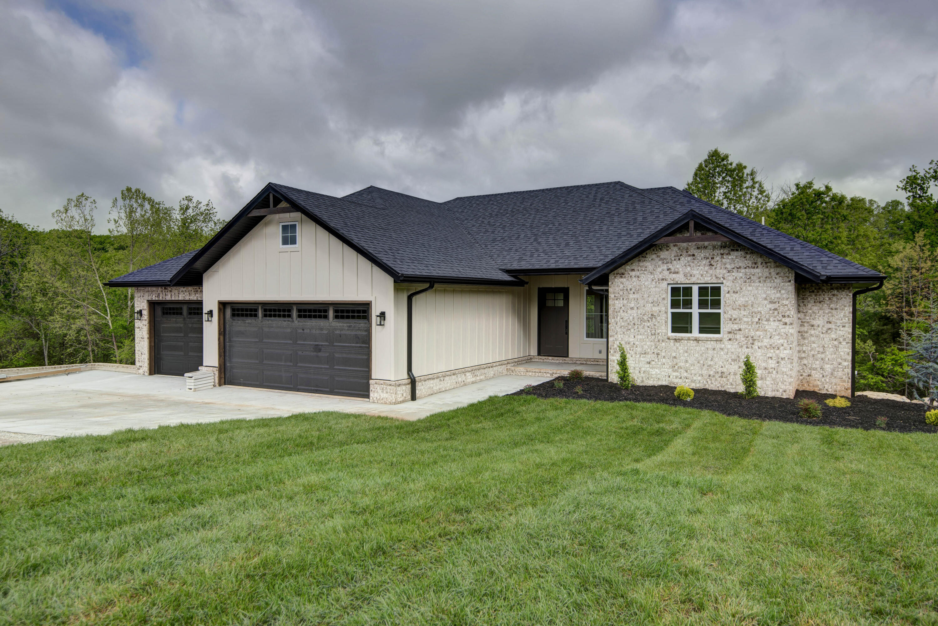 385 Plumtree Drive Property Photo 4