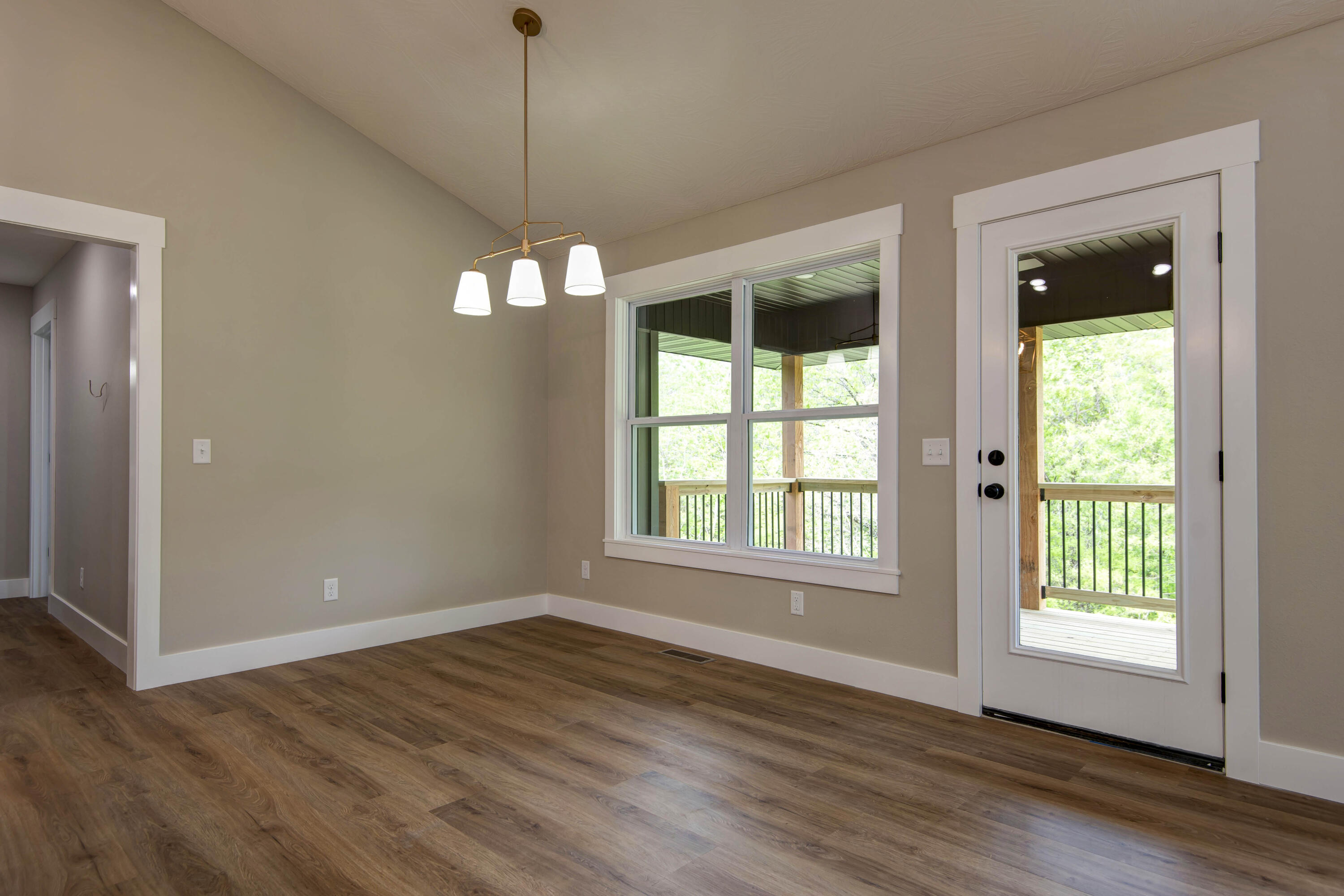 385 Plumtree Drive Property Photo 15