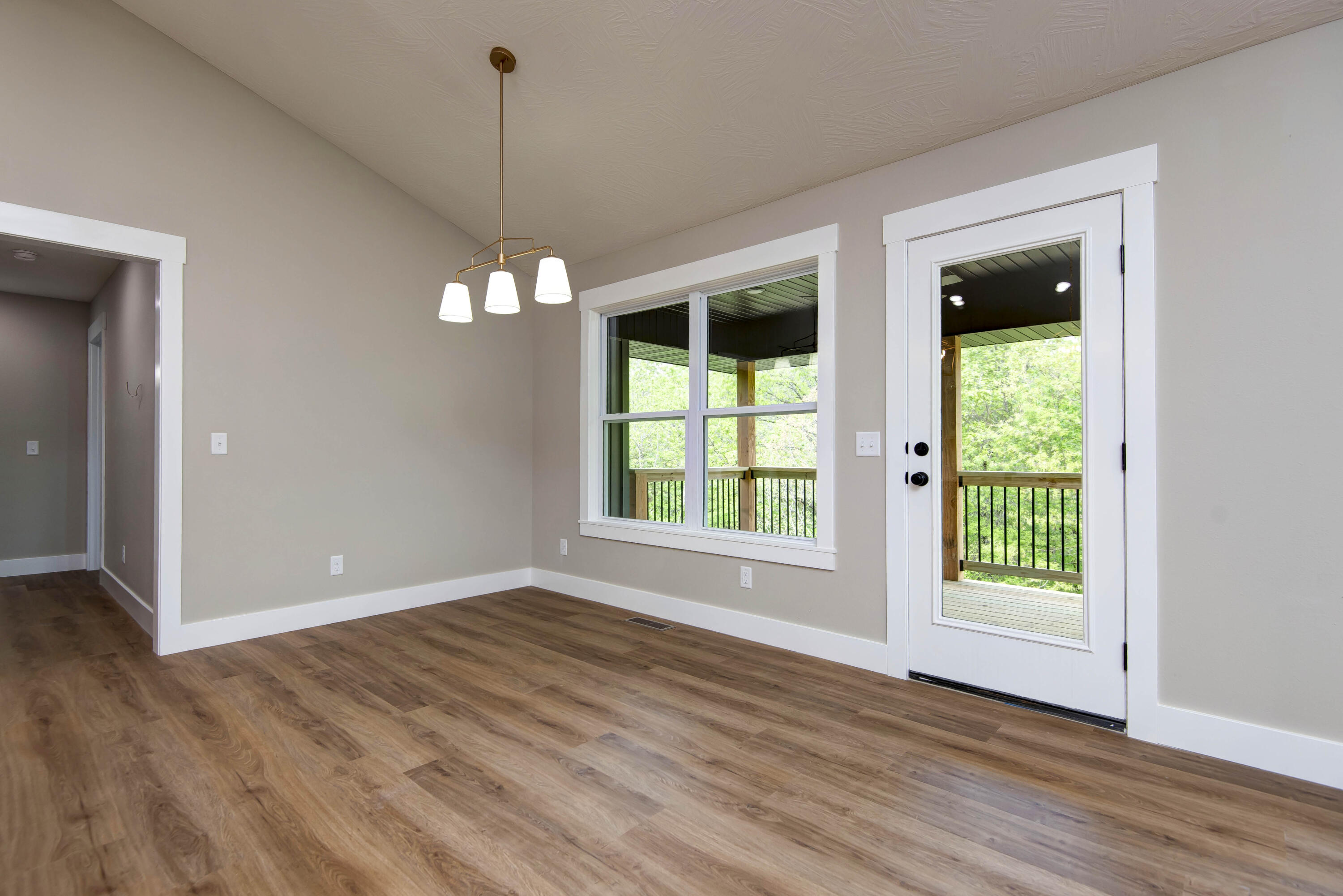 385 Plumtree Drive Property Photo 16