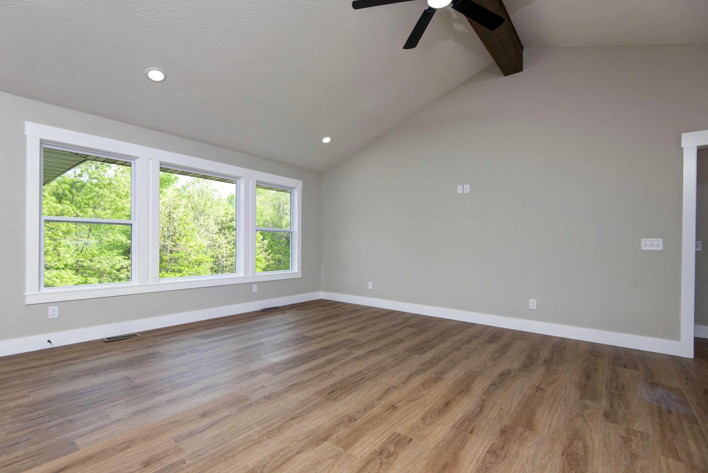 385 Plumtree Drive Property Photo 18