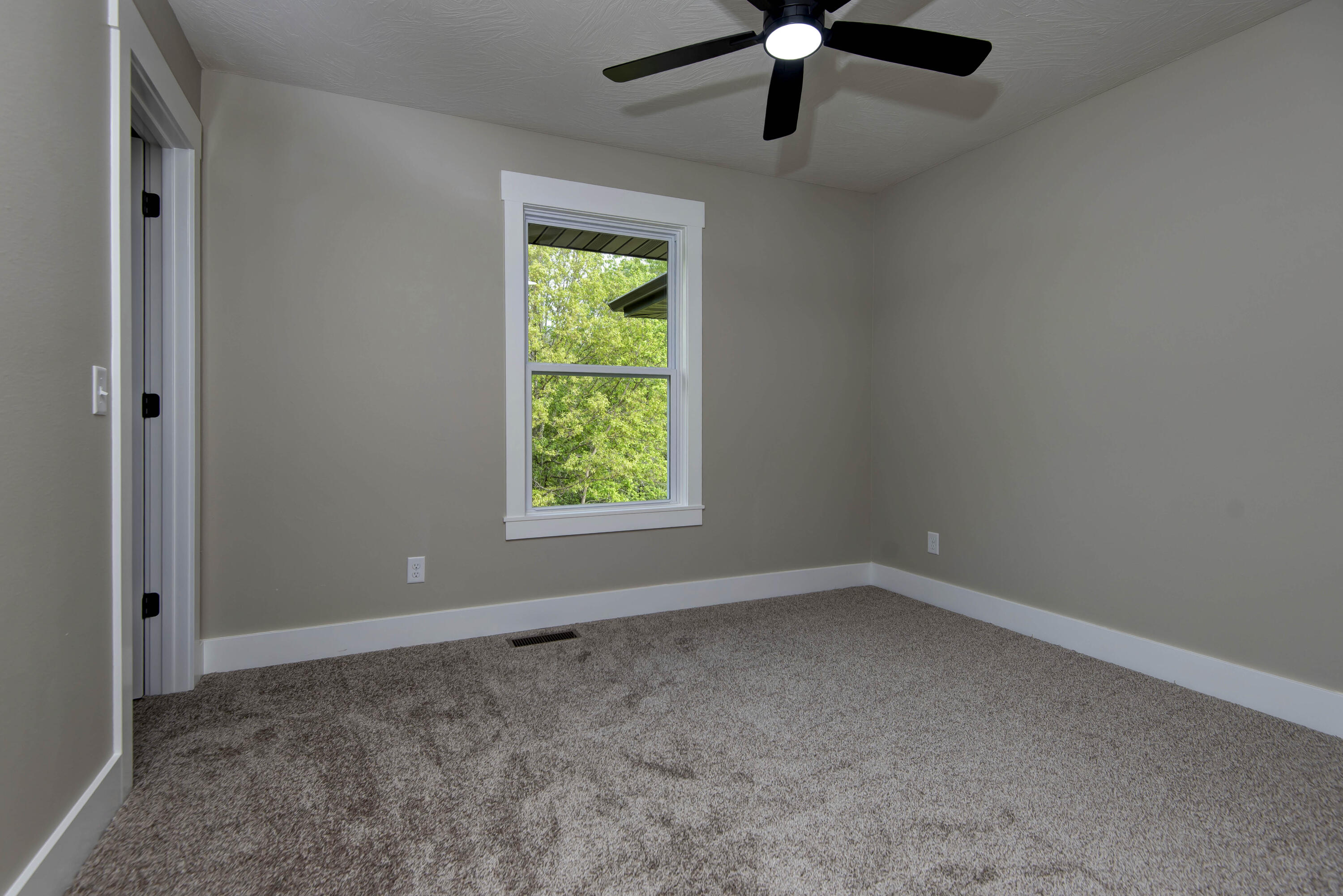 385 Plumtree Drive Property Photo 28
