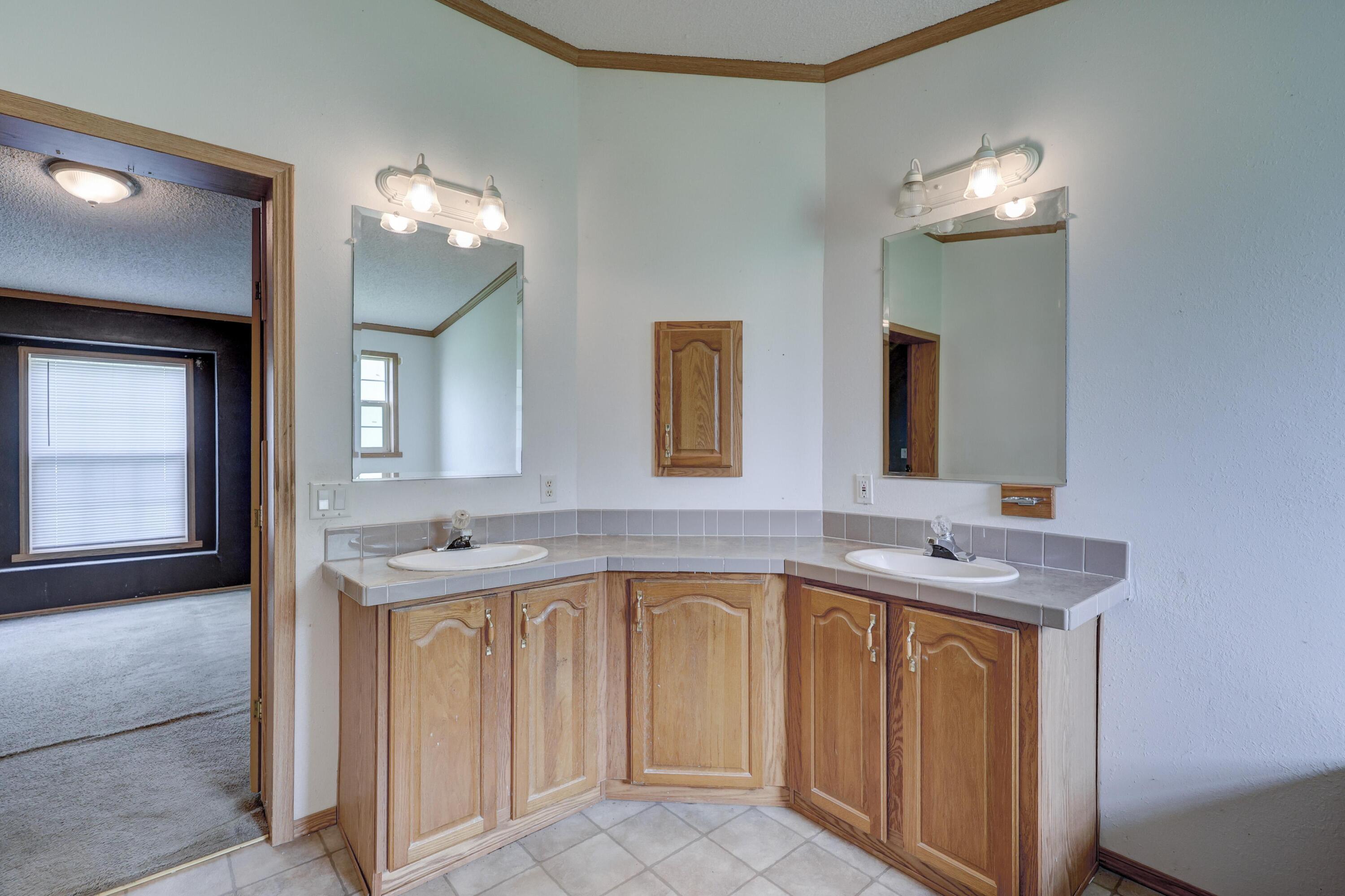 311 Miller Street Property Photo 38