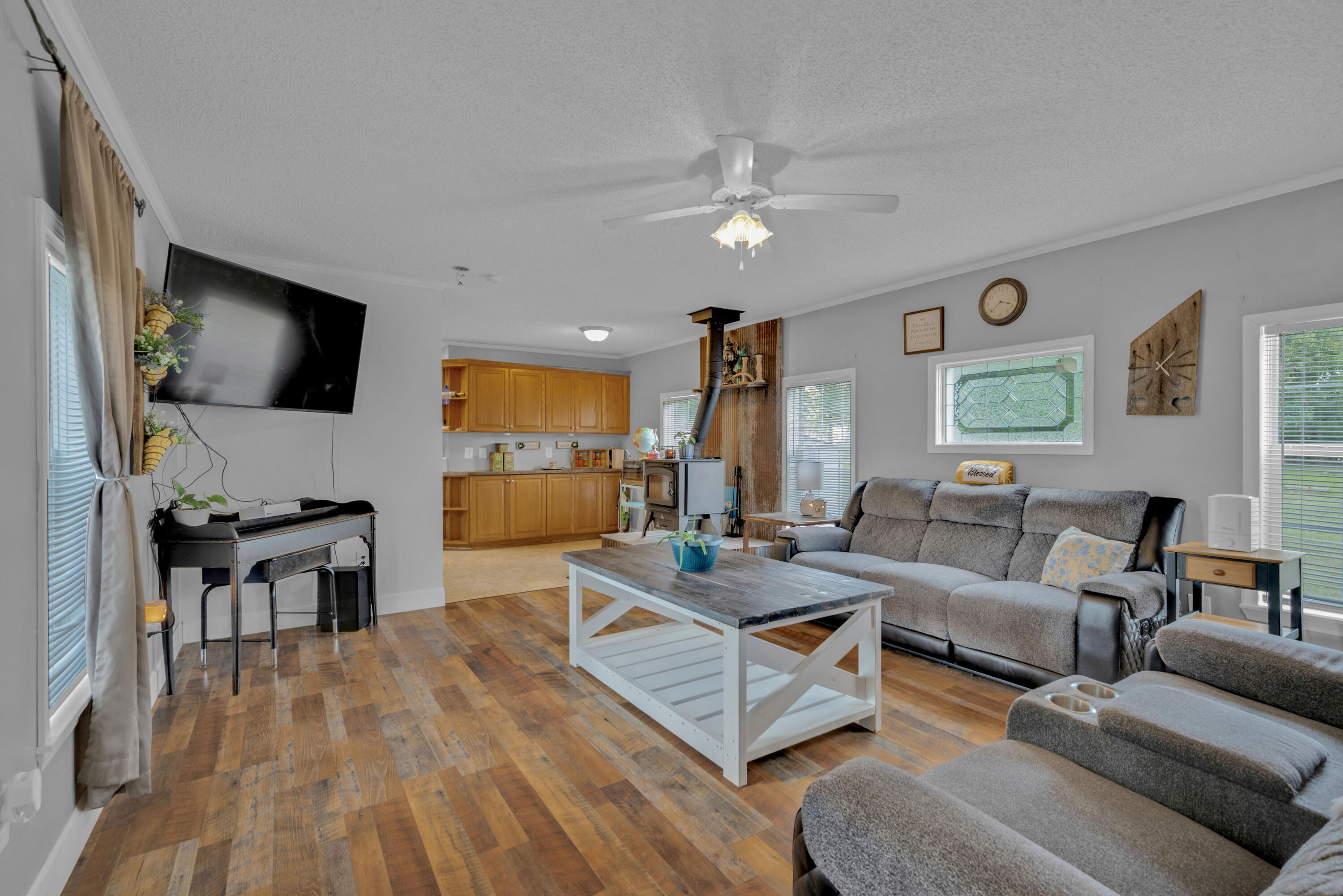 19060 Highway 60 Property Photo 9