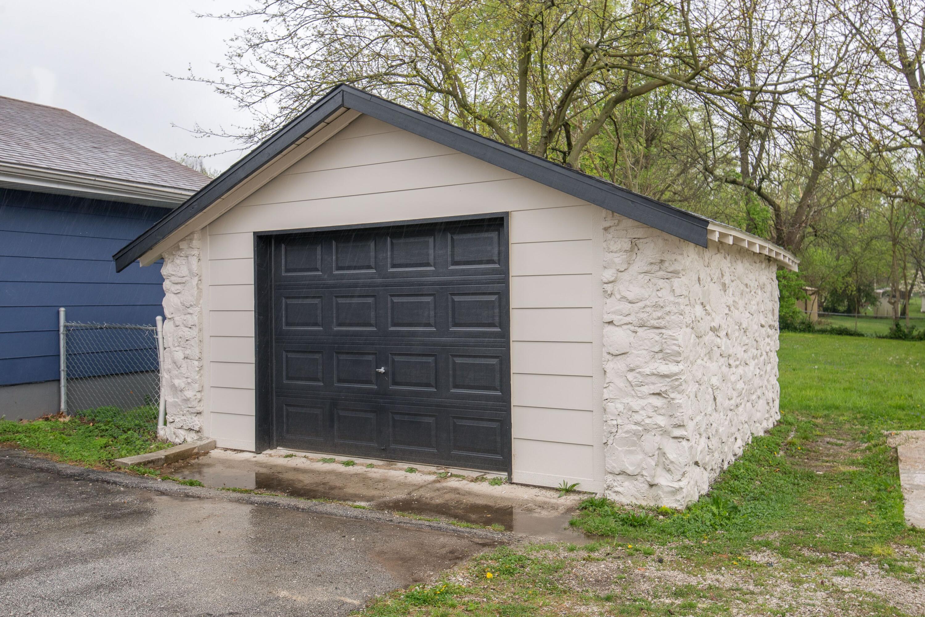 2623 North National Avenue Property Photo 18
