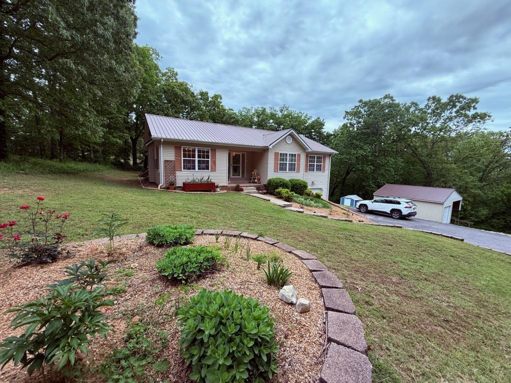 412 Lacy Property Photo 6