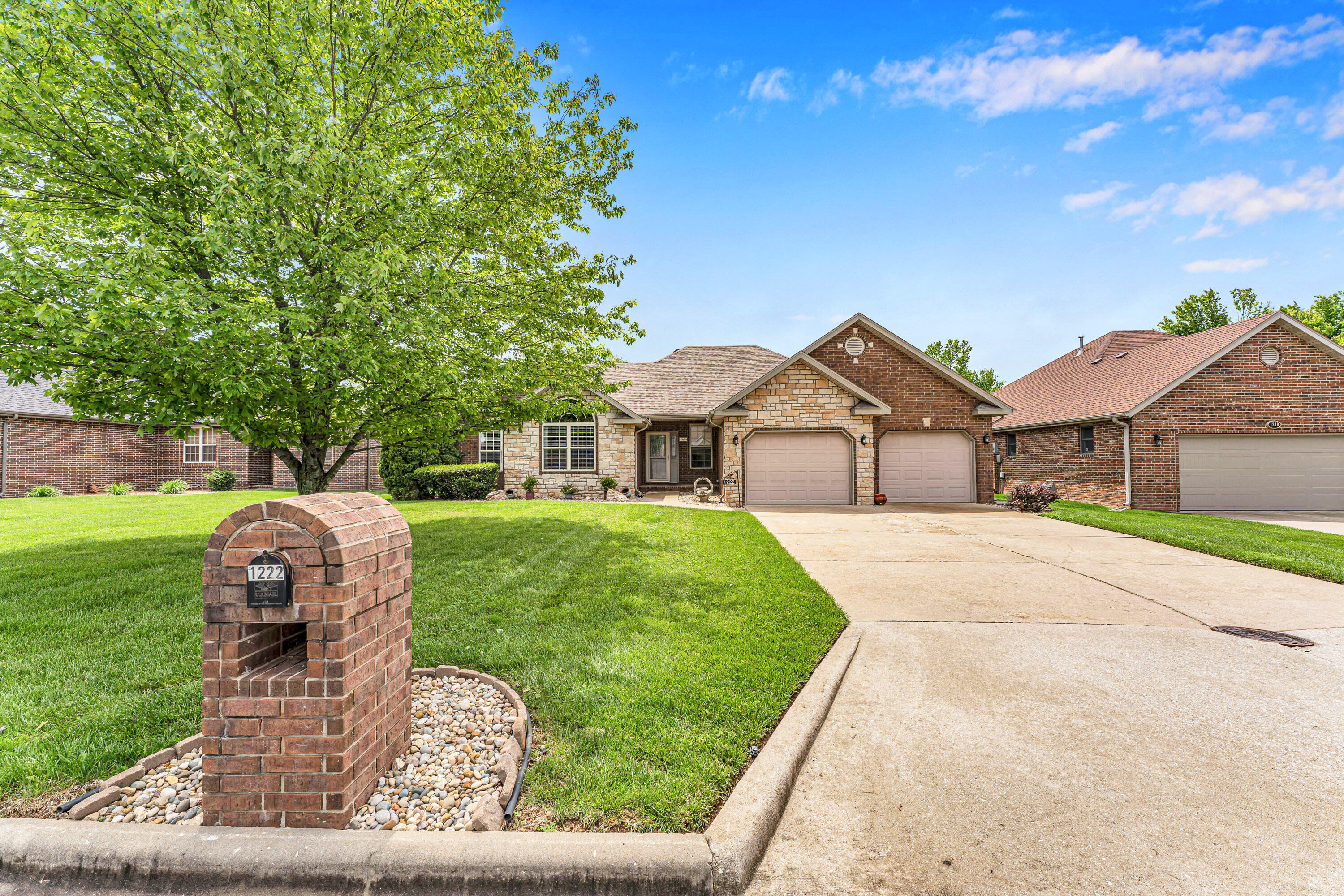 1222 East Ogorman Court Property Photo 1