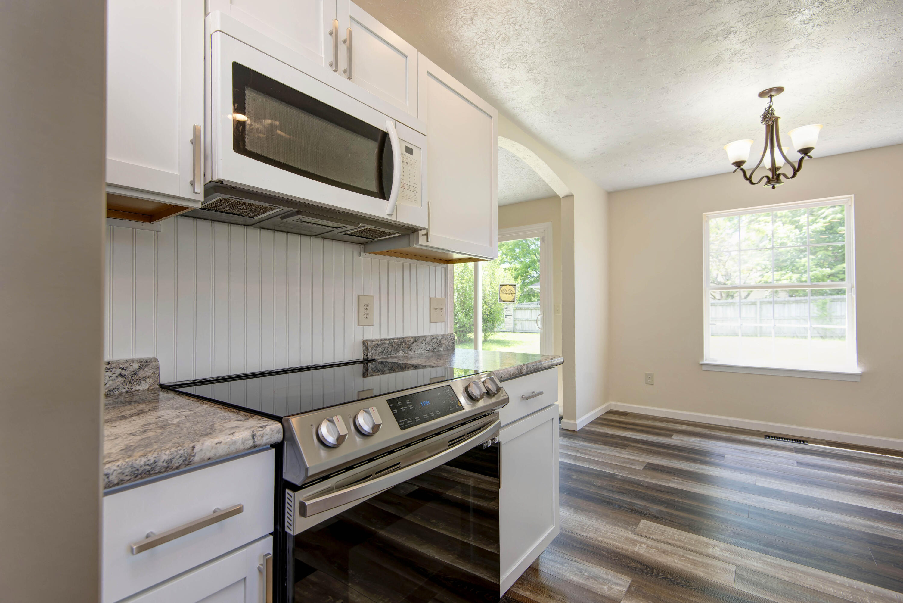 2112 Primrose Property Photo 16
