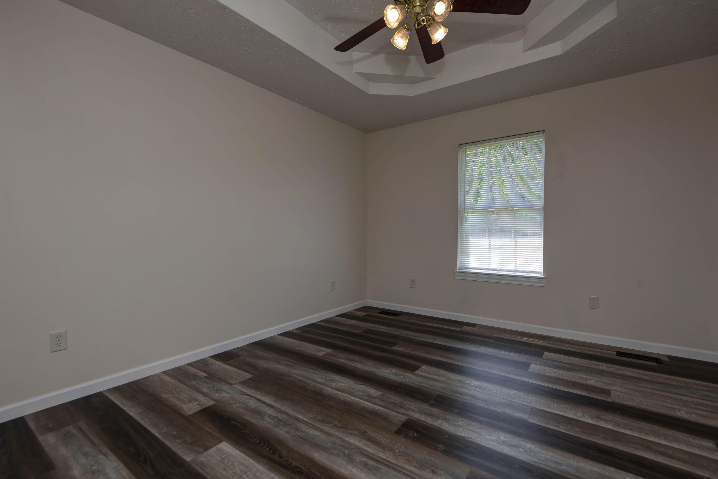 2112 Primrose Property Photo 21
