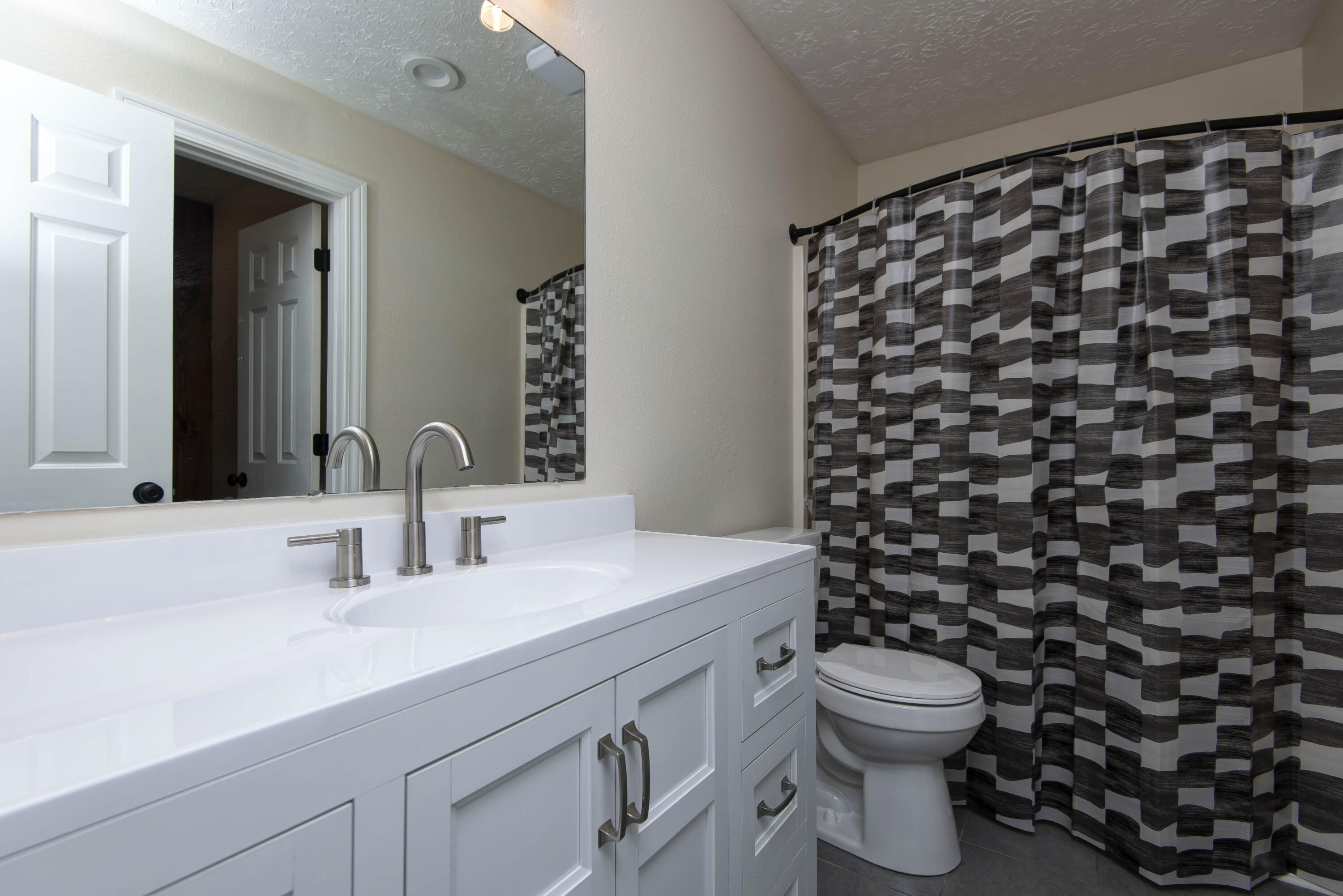 2112 Primrose Property Photo 24