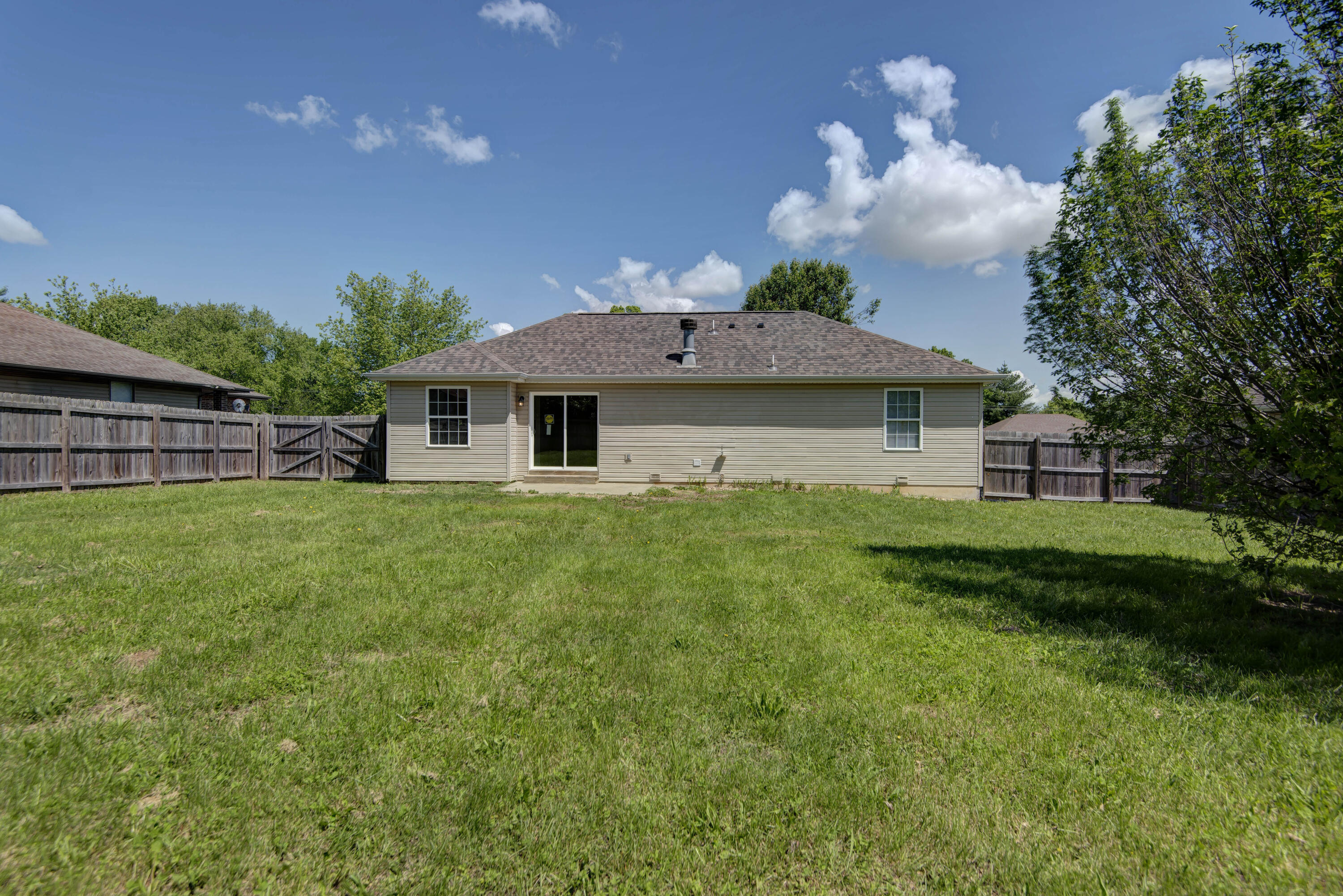2112 Primrose Property Photo 25
