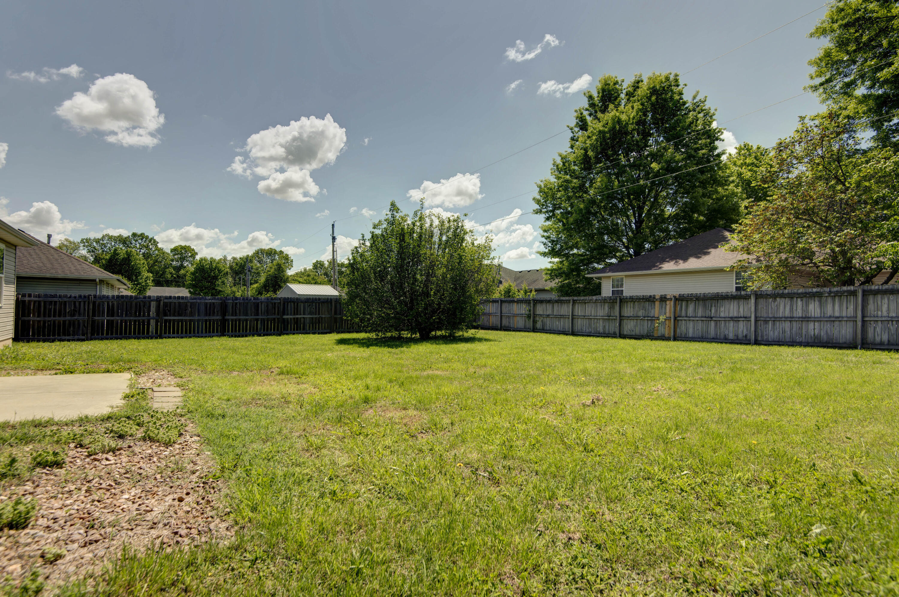 2112 Primrose Property Photo 26