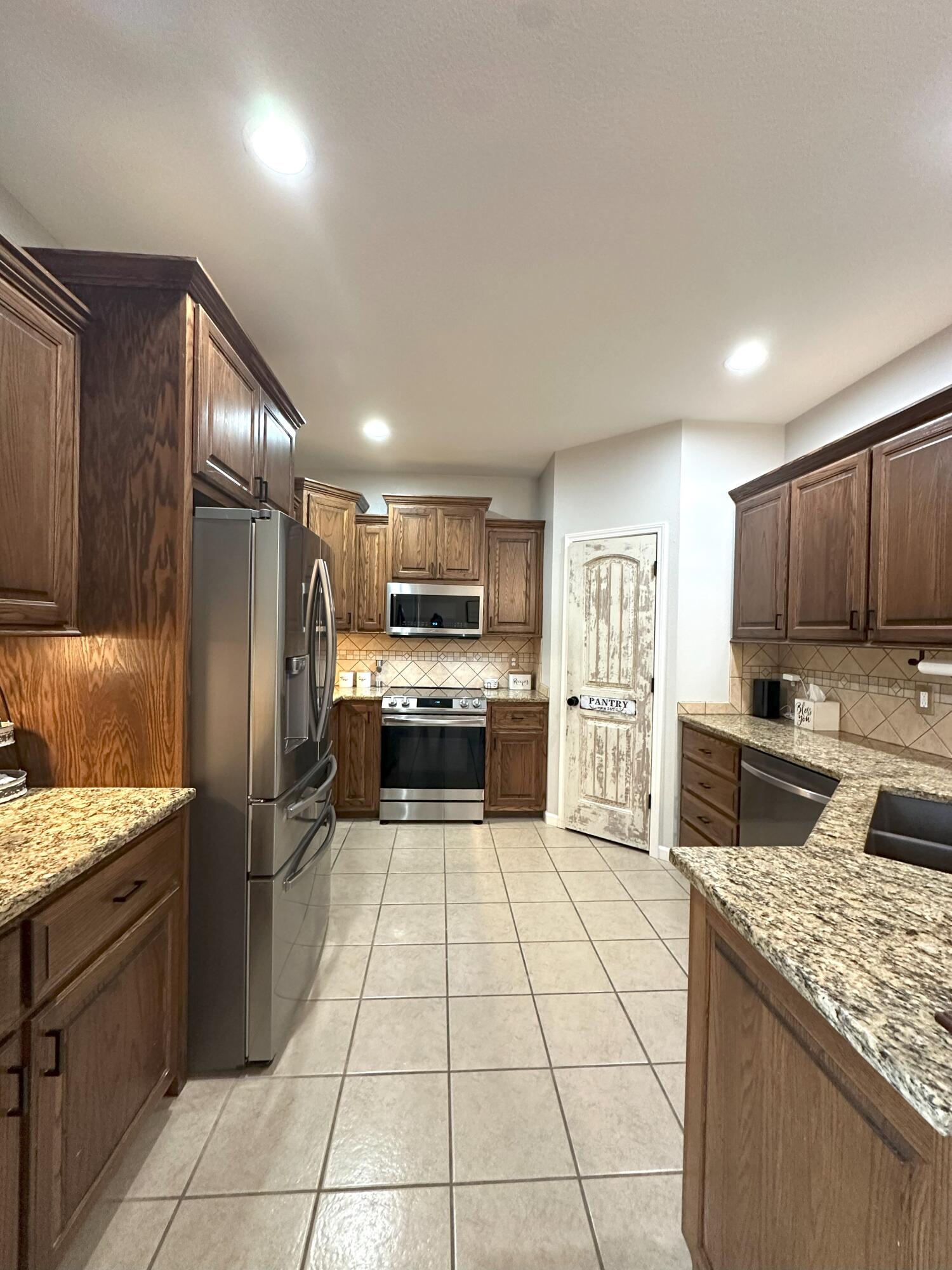 300 Summerbrooke Lane Property Photo 10