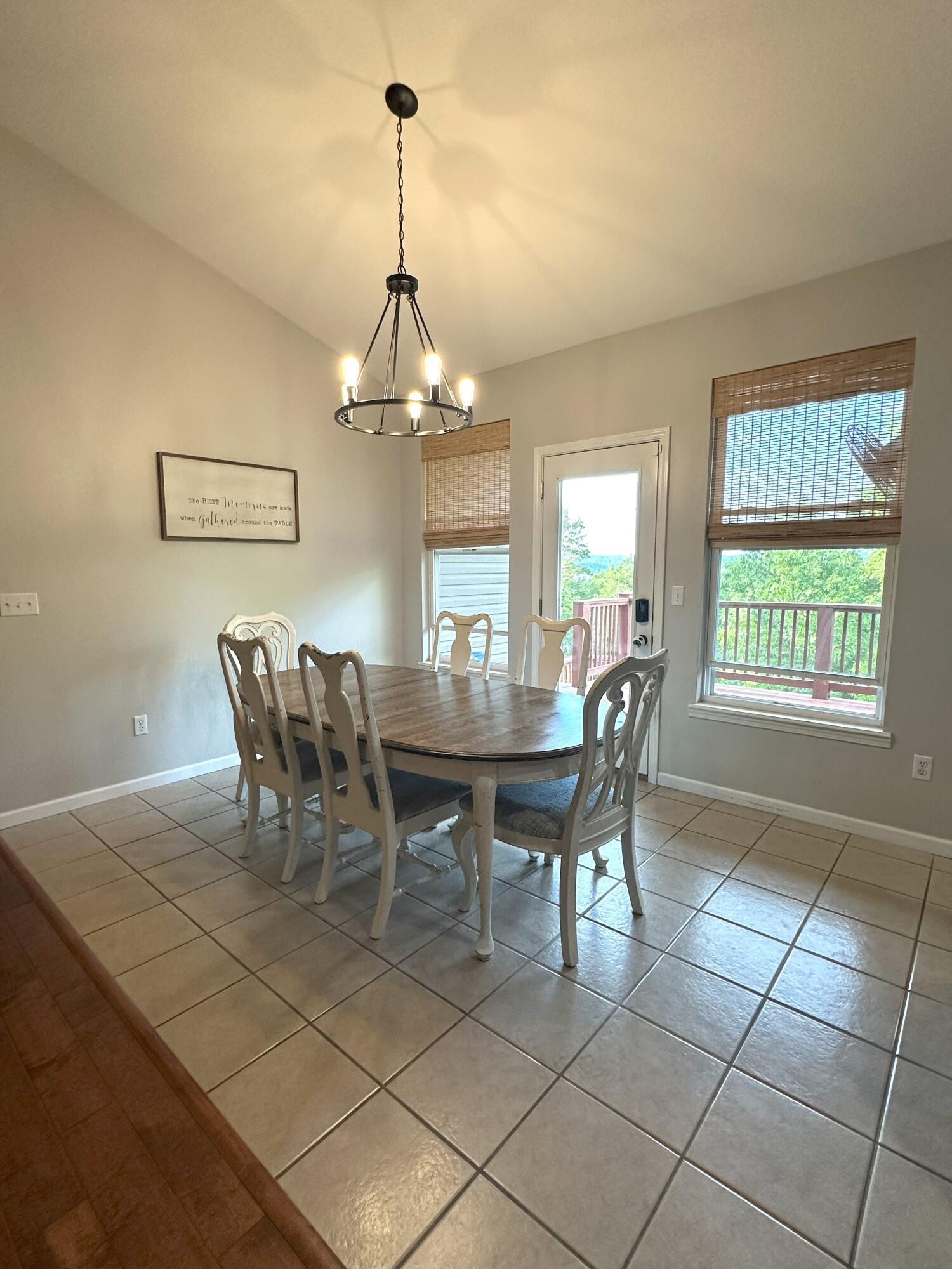 300 Summerbrooke Lane Property Photo 11