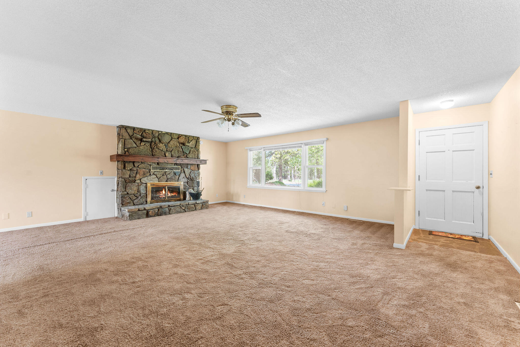 2097 Sunset Inn Drive Property Photo 7