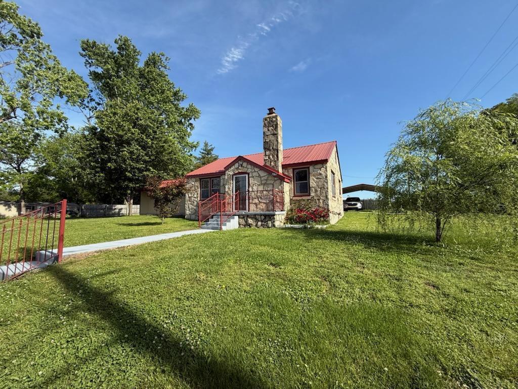 215 Hill Avenue Property Photo 3