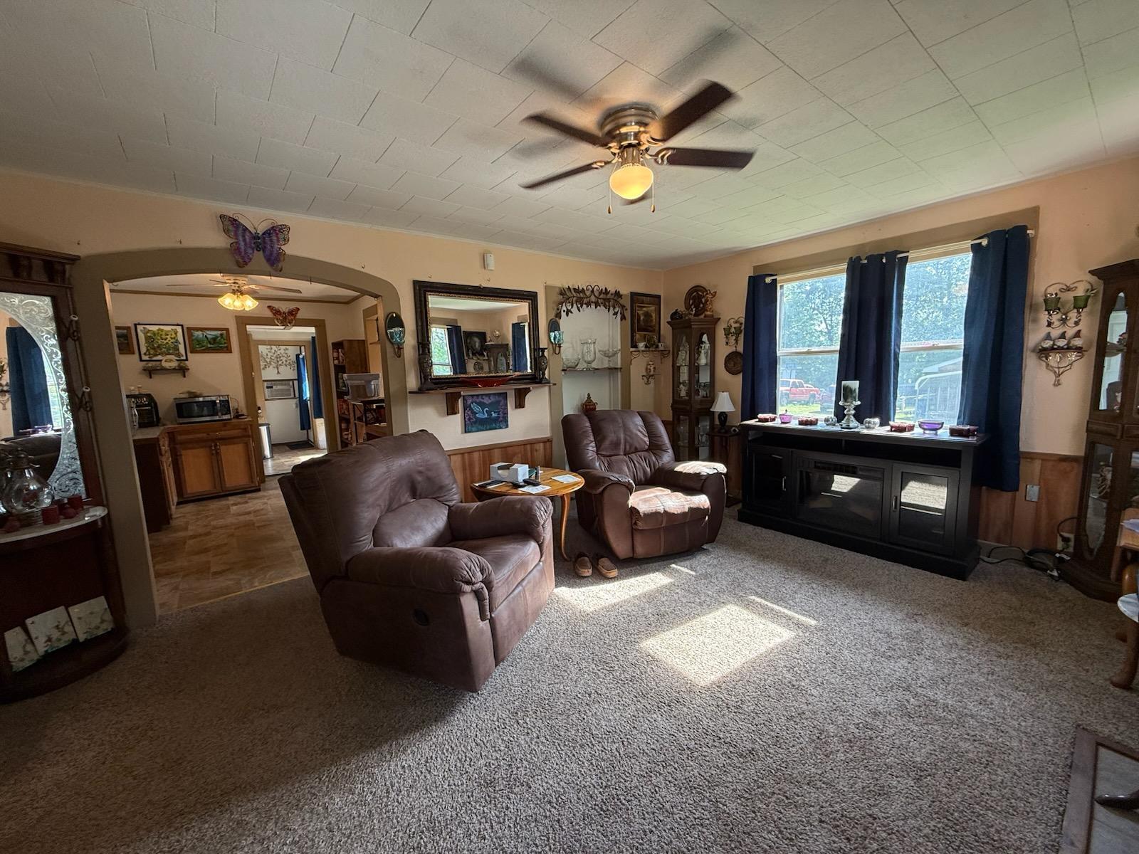 215 Hill Avenue Property Photo 7