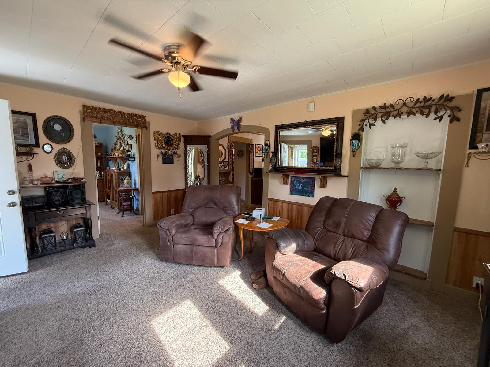 215 Hill Avenue Property Photo 8