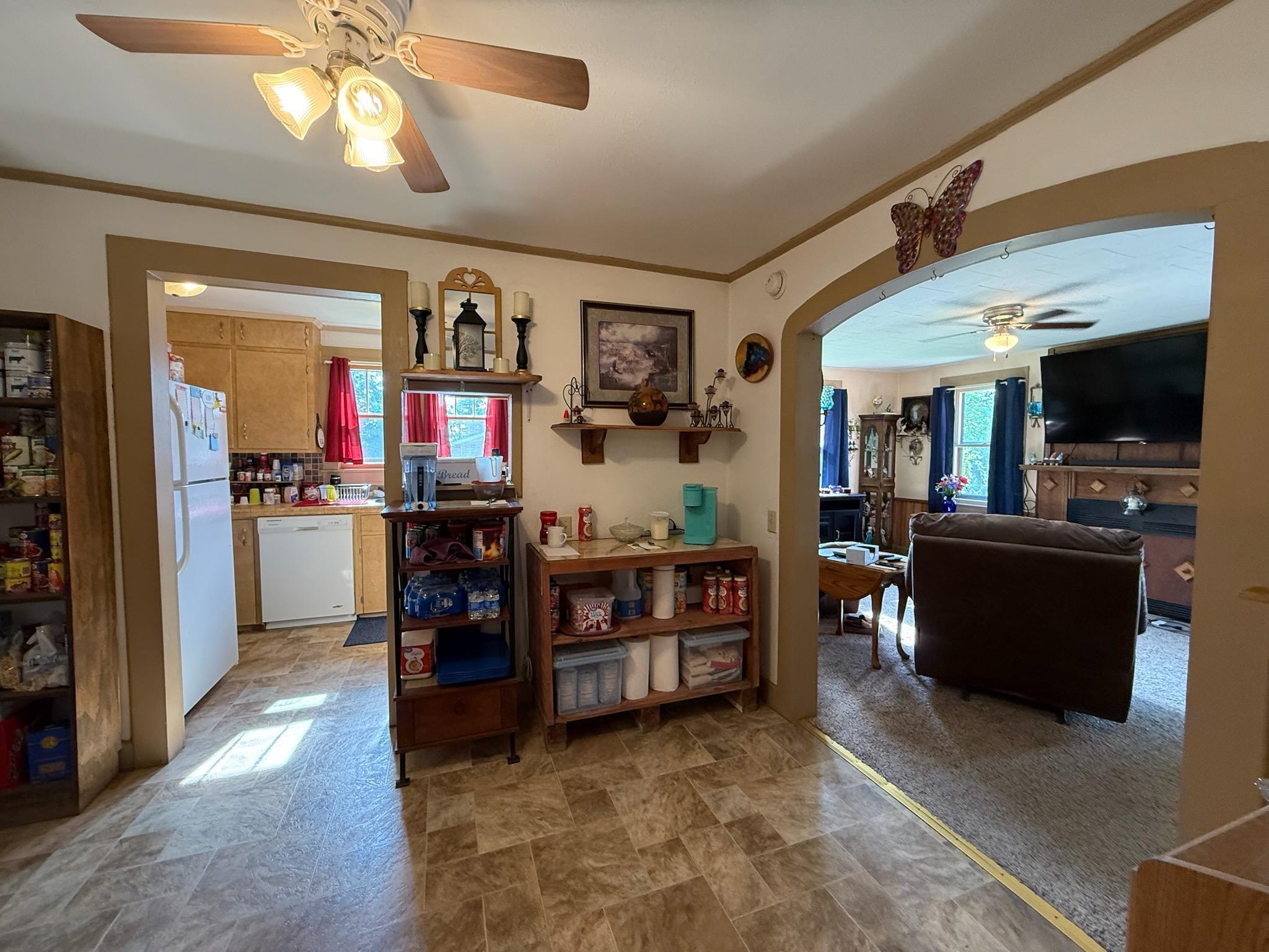 215 Hill Avenue Property Photo 11