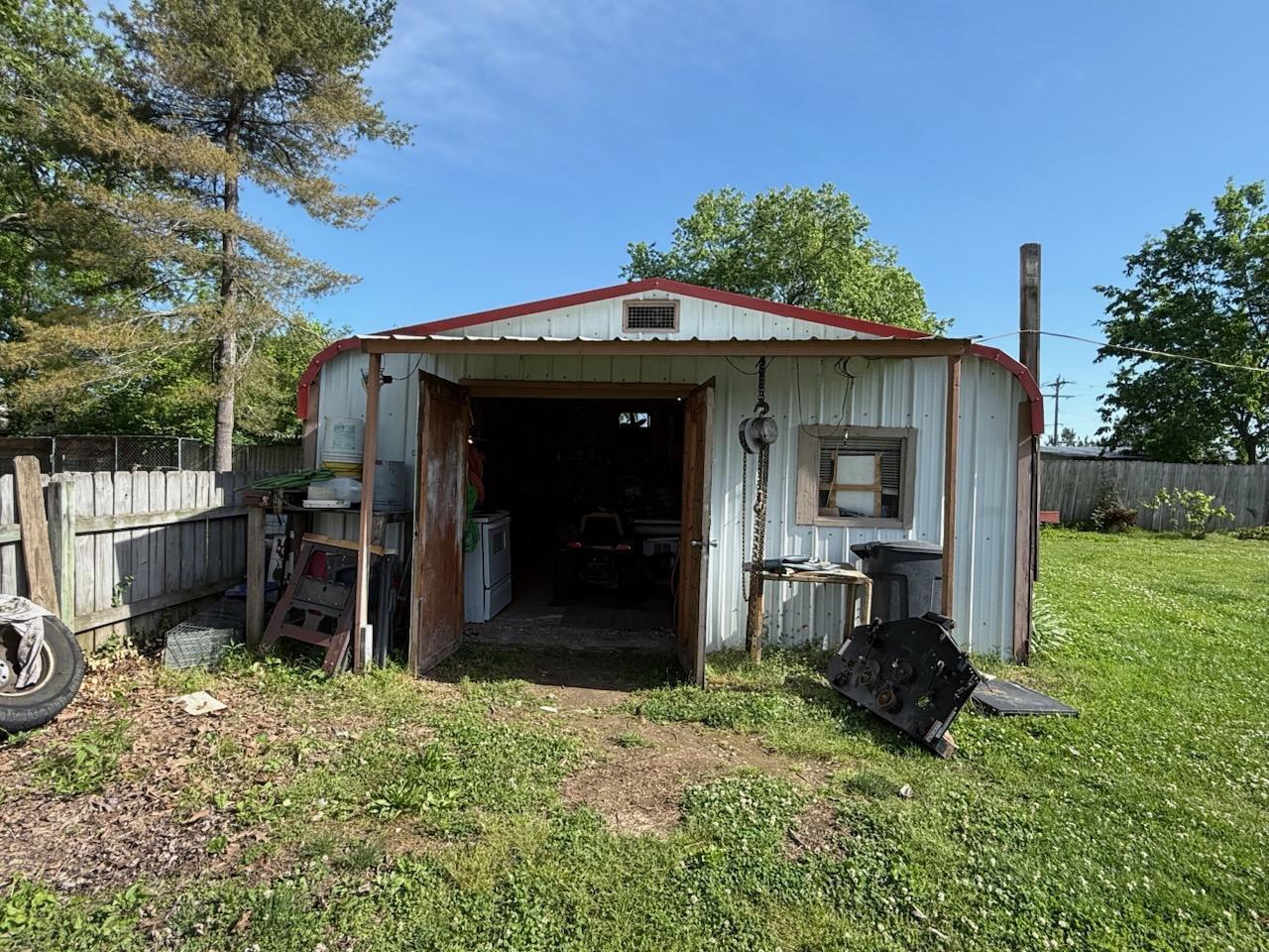 215 Hill Avenue Property Photo 30