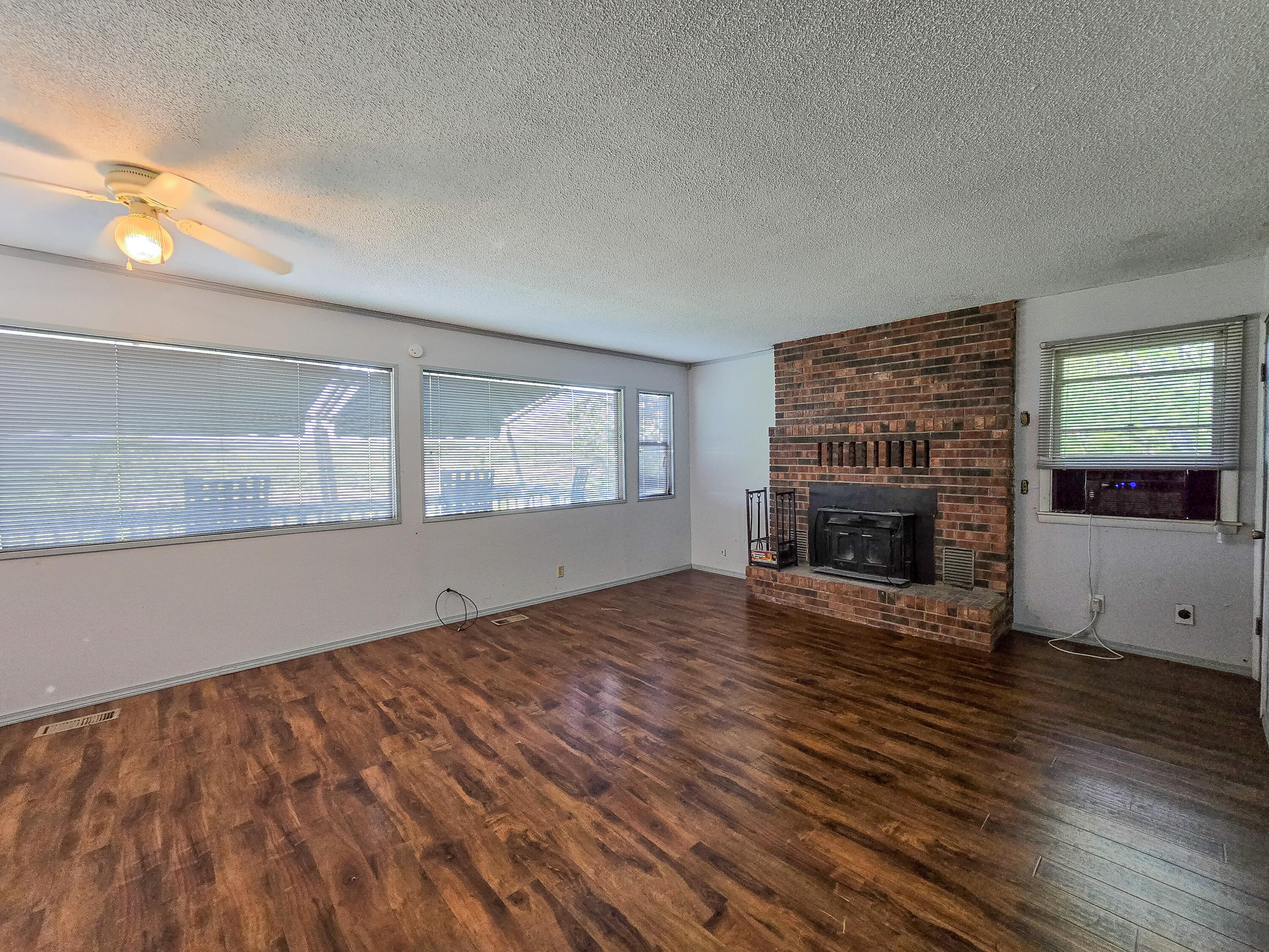 25454 Tulip Place Property Photo 12