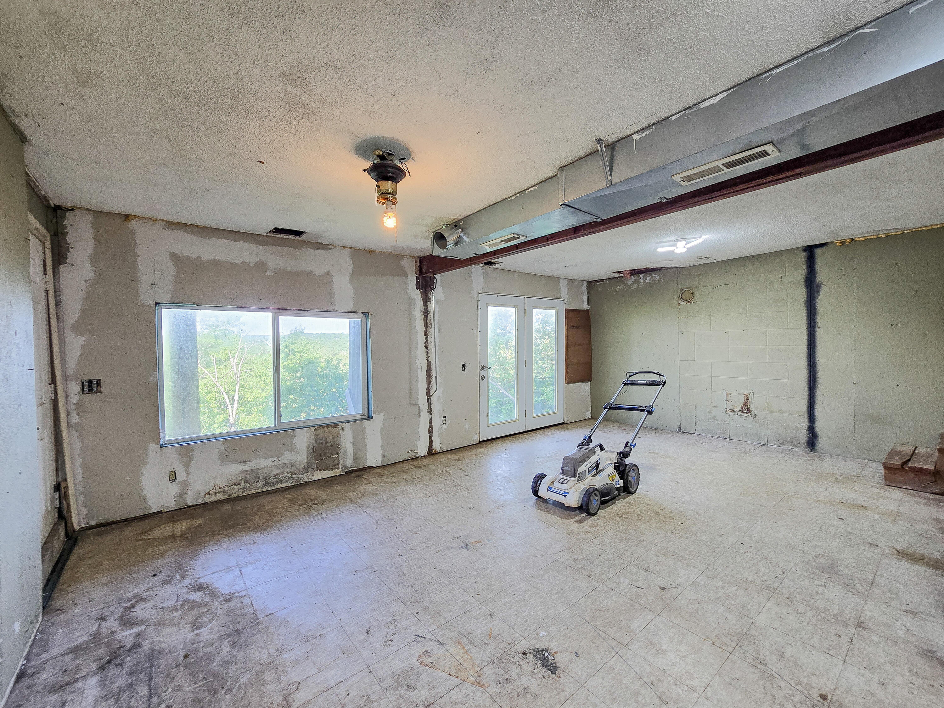 25454 Tulip Place Property Photo 18