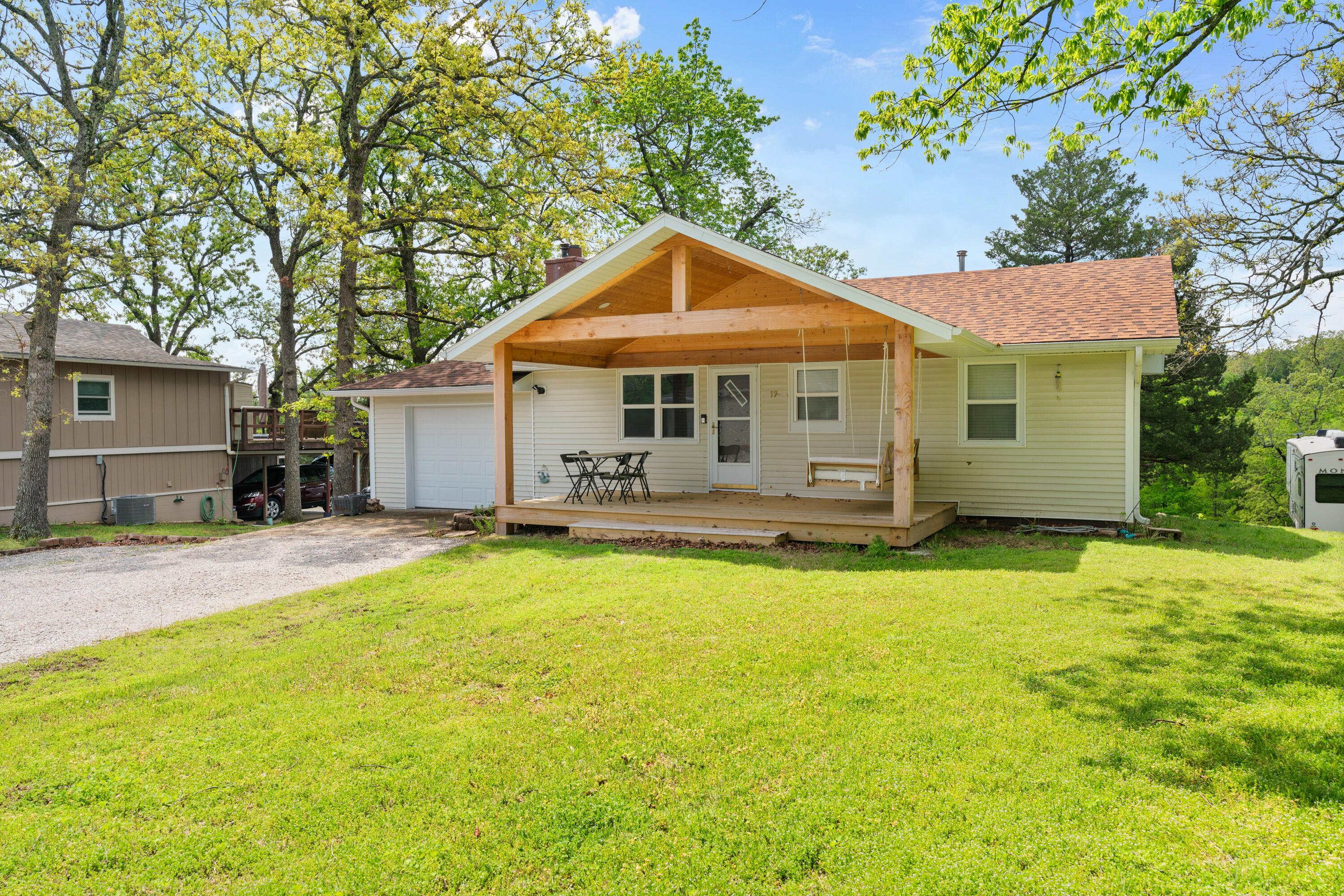 17 Golden Drive Property Photo 2