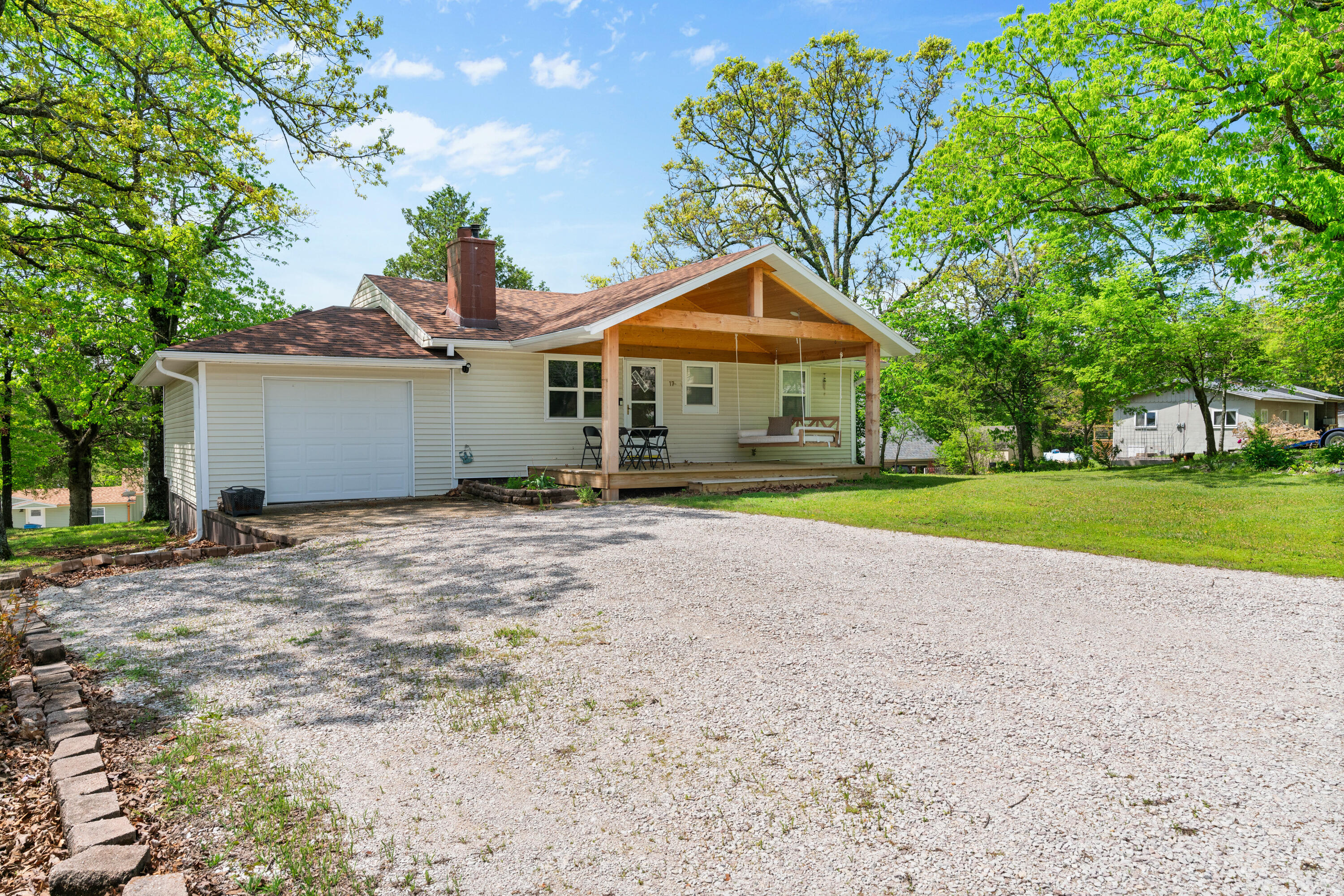 17 Golden Drive Property Photo 3