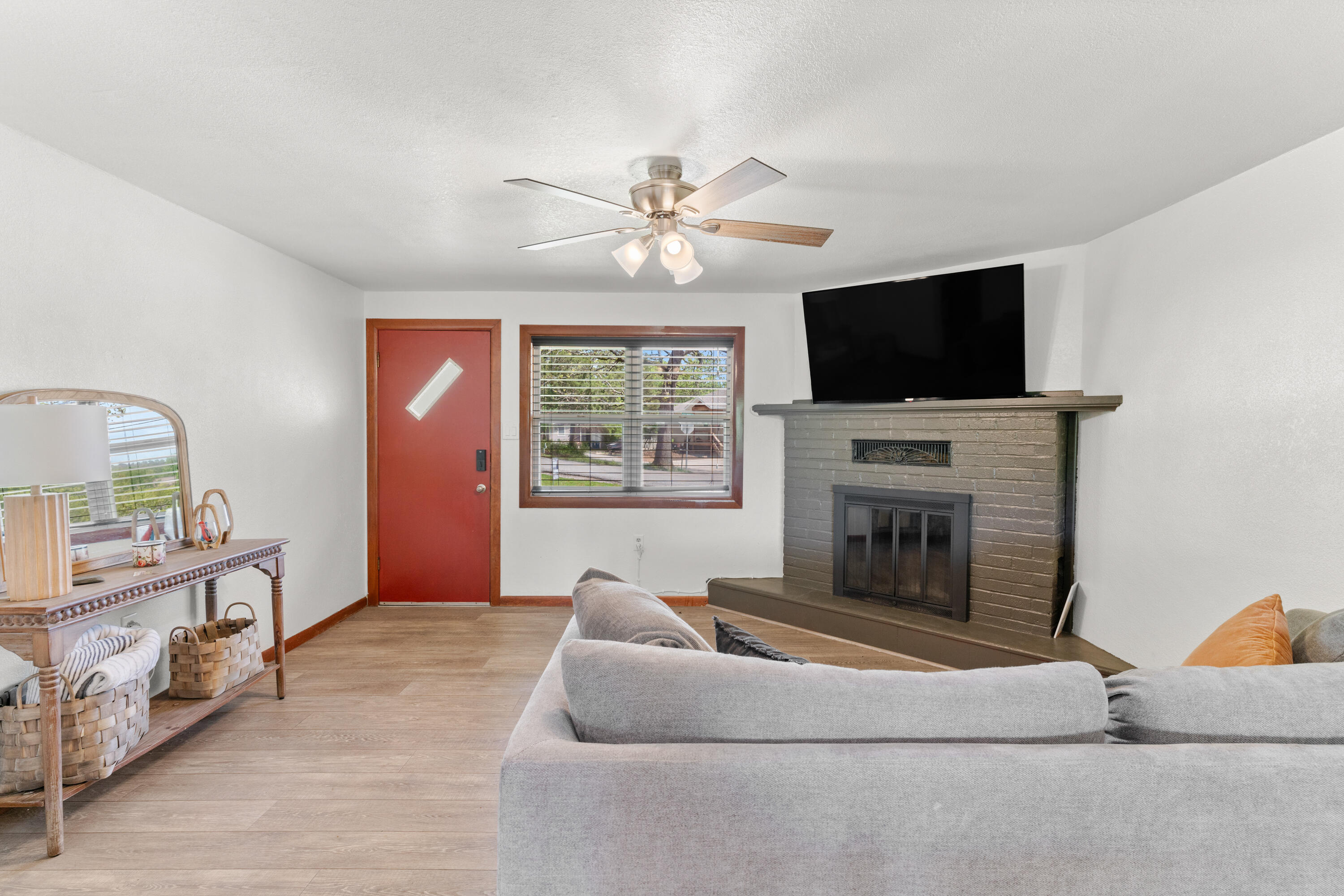 17 Golden Drive Property Photo 4