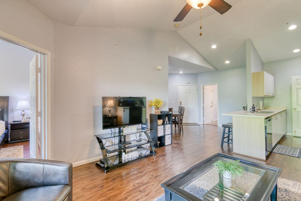 813 Holiday Ridge Property Photo 43