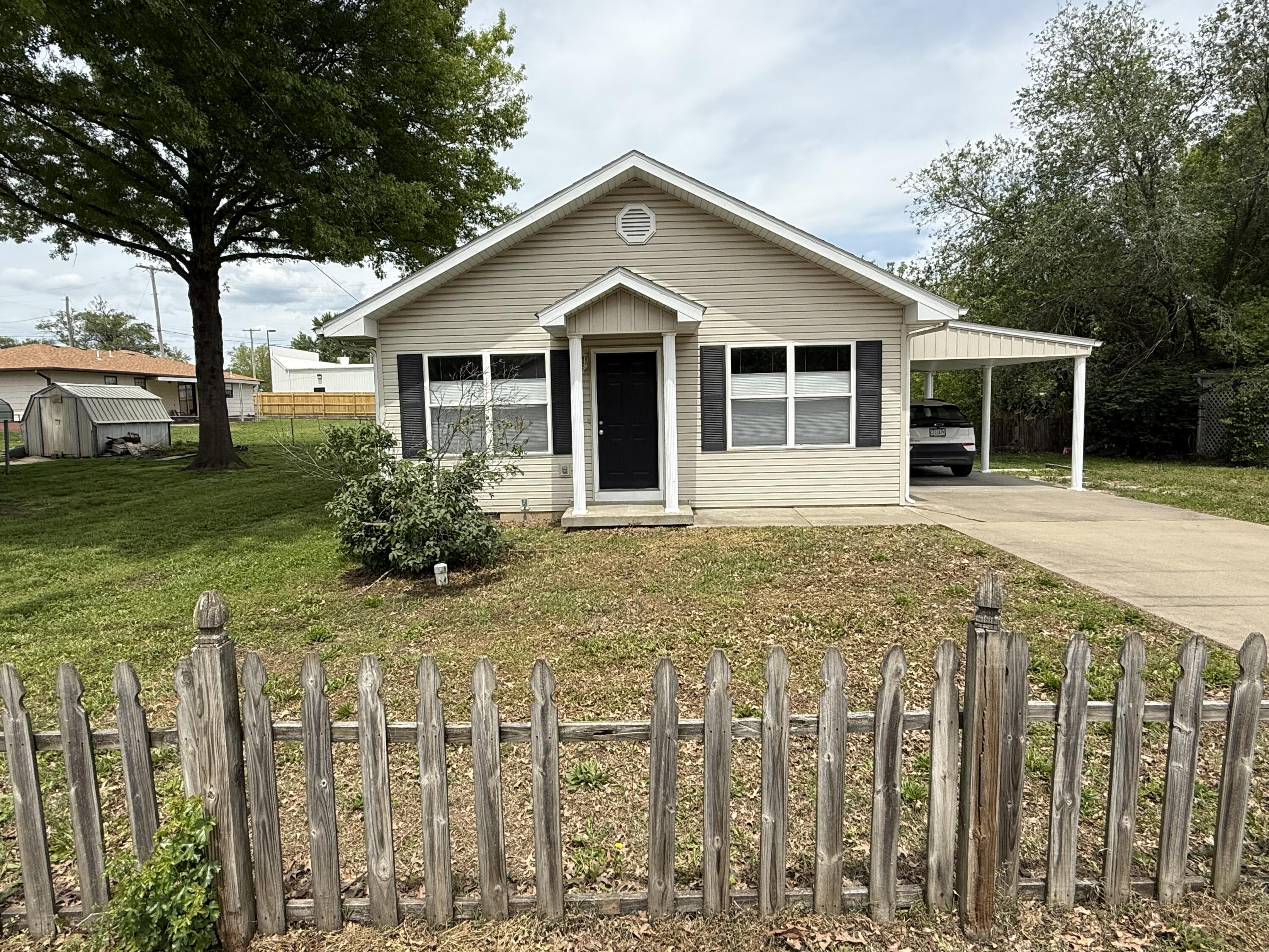 1319 West Jackson Street Property Photo 1