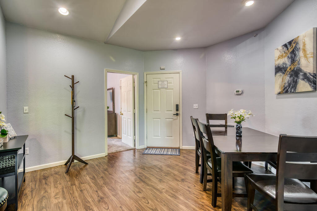 813 Holiday Ridge Property Photo 6