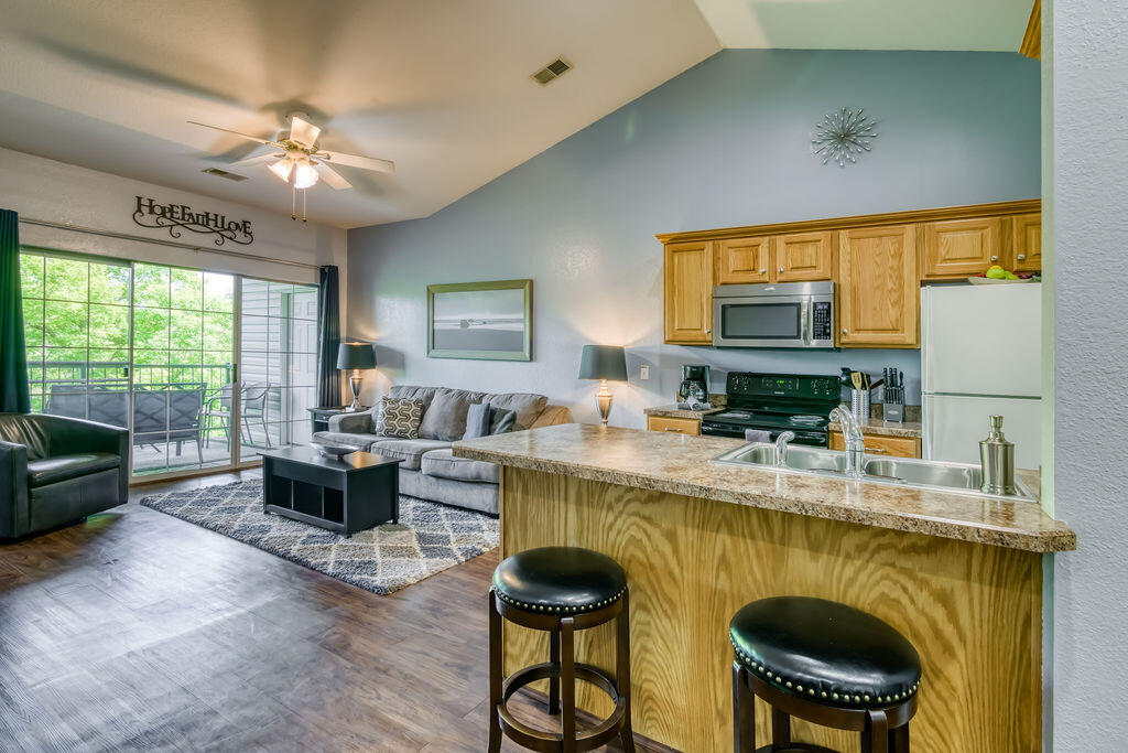 813 Holiday Ridge Property Photo 7