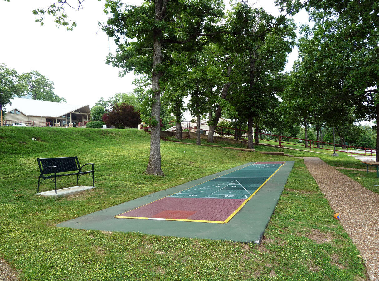 813 Holiday Ridge Property Photo 38