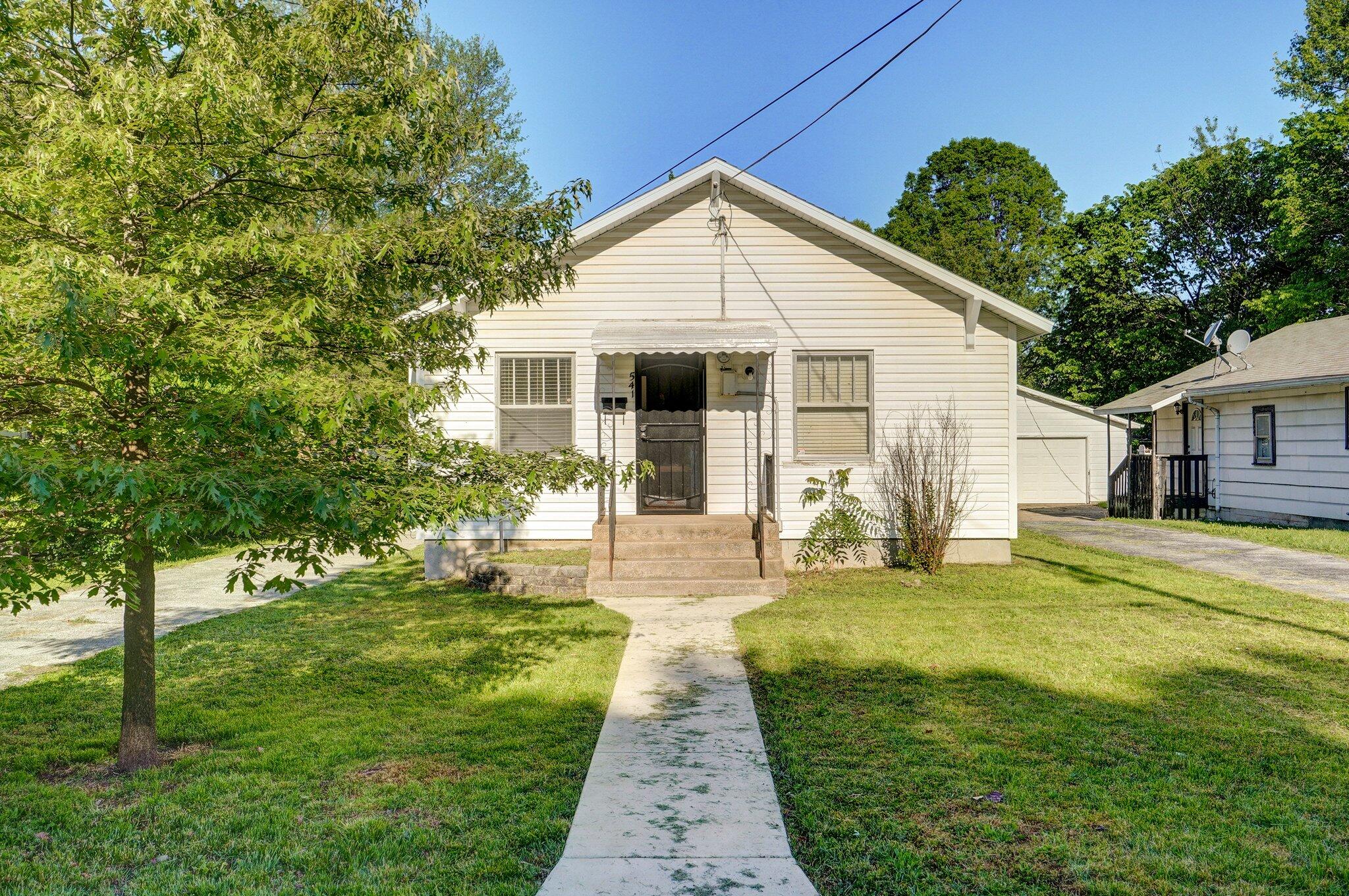 541 South Warren Avenue Property Photo 1