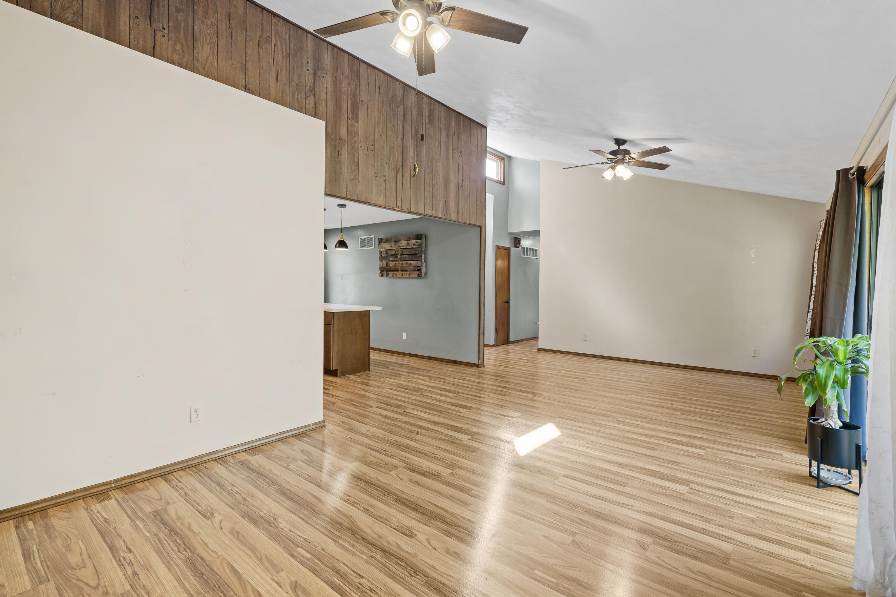408 Meadowlark Road Property Photo 5