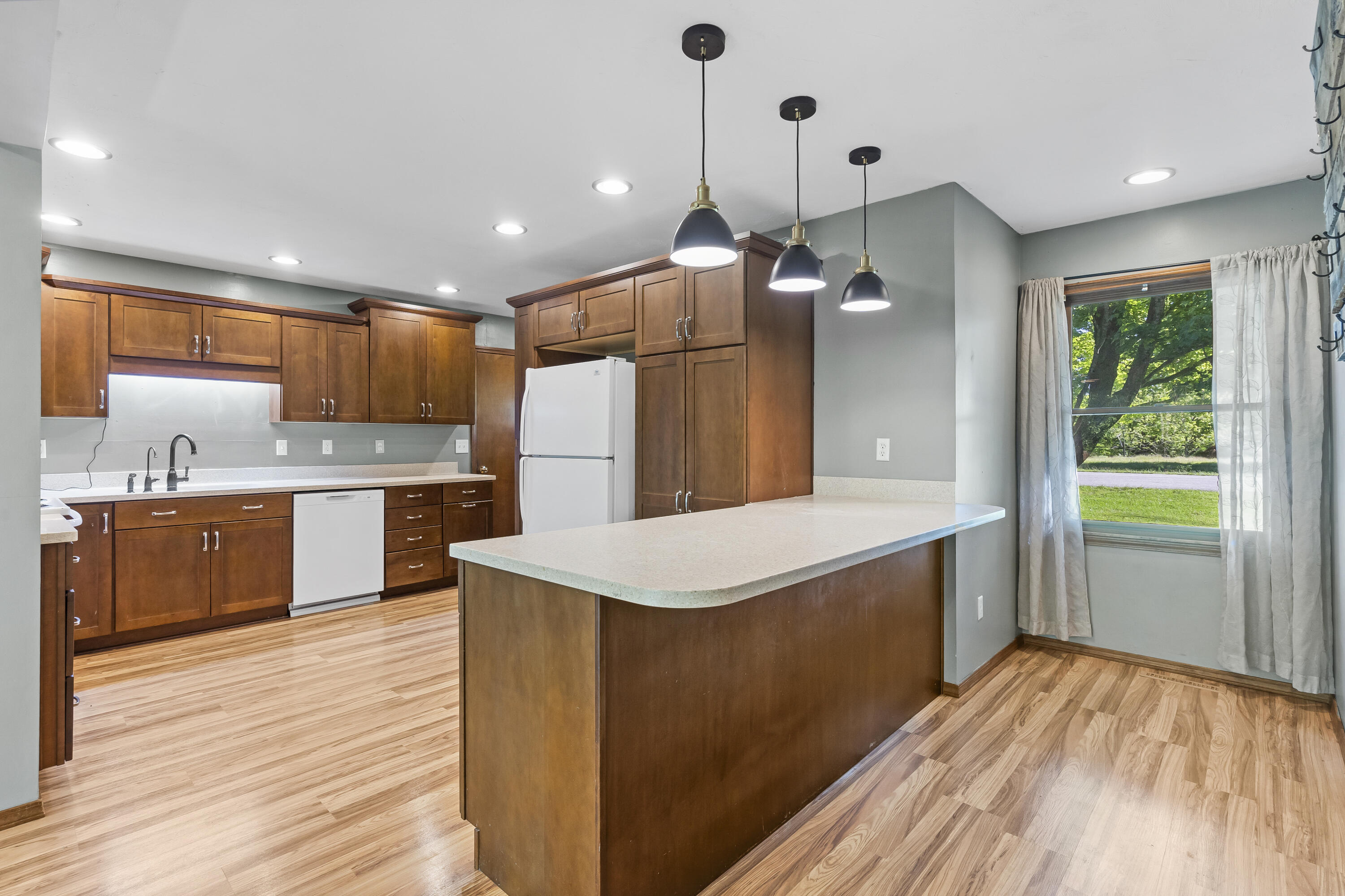 408 Meadowlark Road Property Photo 6