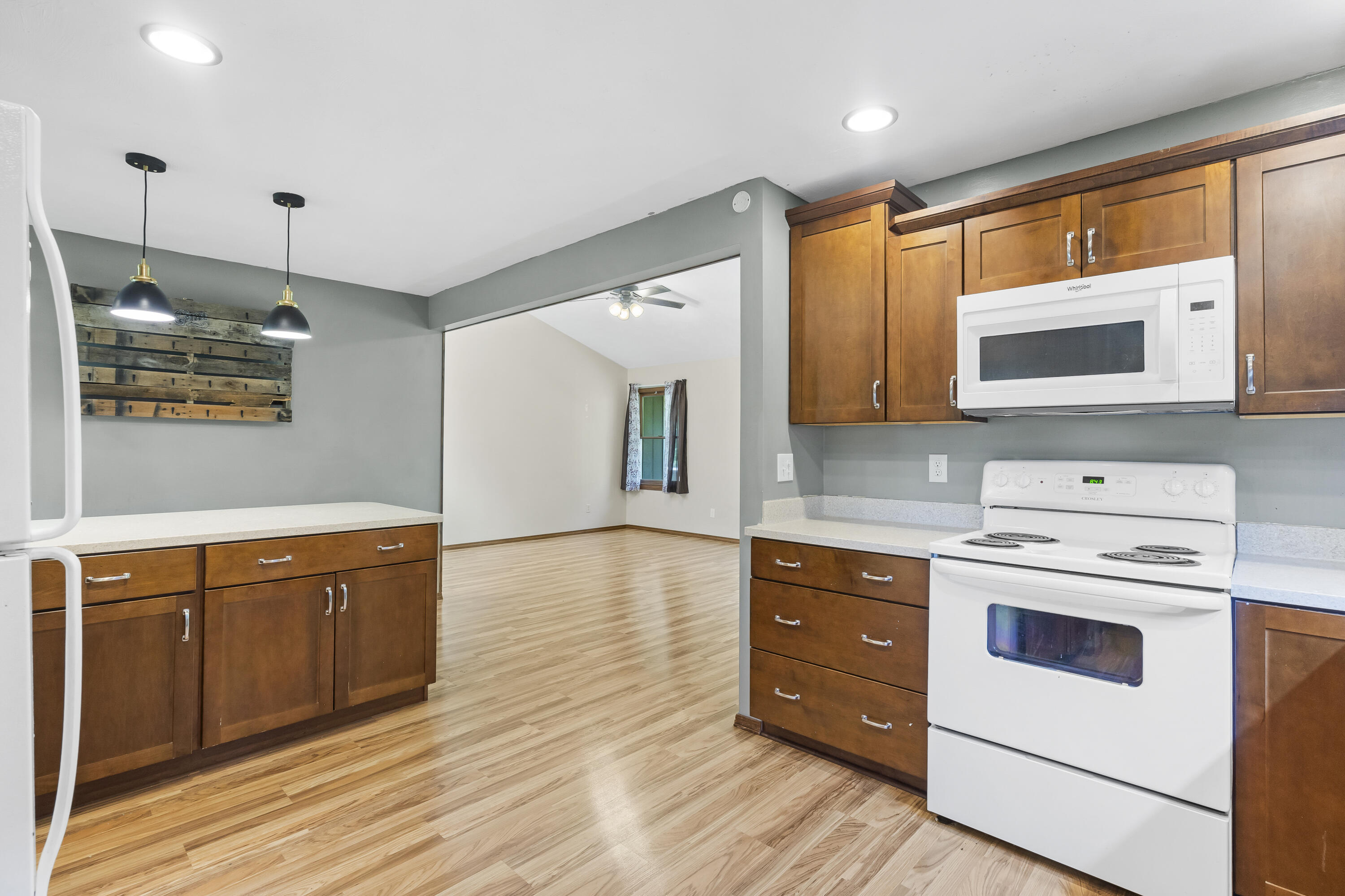 408 Meadowlark Road Property Photo 9