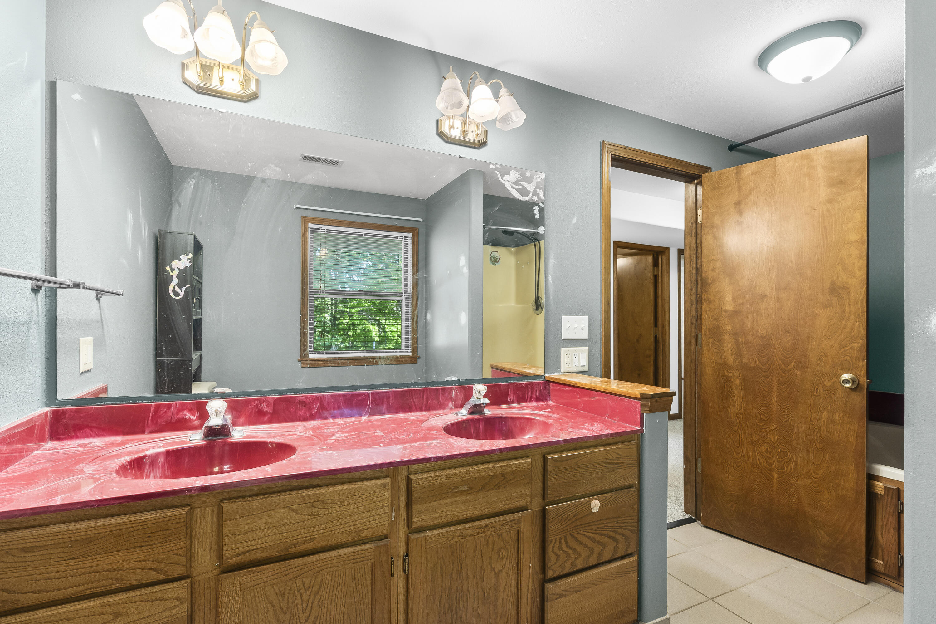 408 Meadowlark Road Property Photo 12