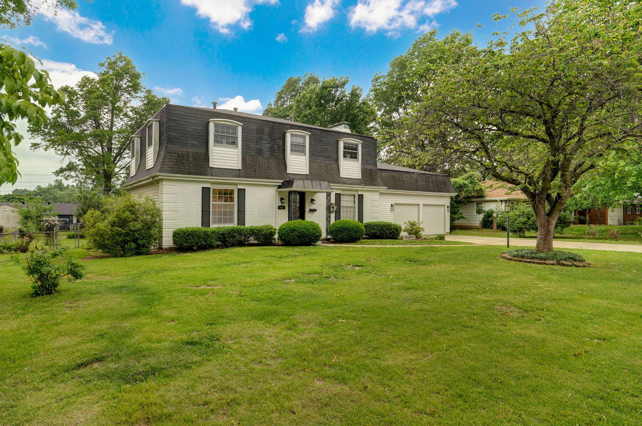 814 West Swan Street Property Photo 1