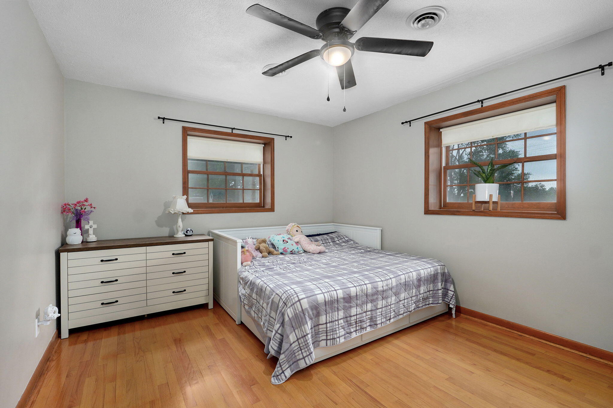 814 West Swan Street Property Photo 29