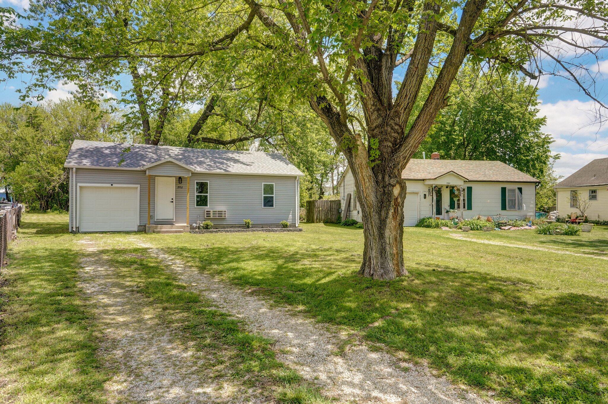 1952 North Old Orchard Avenue Property Photo 2