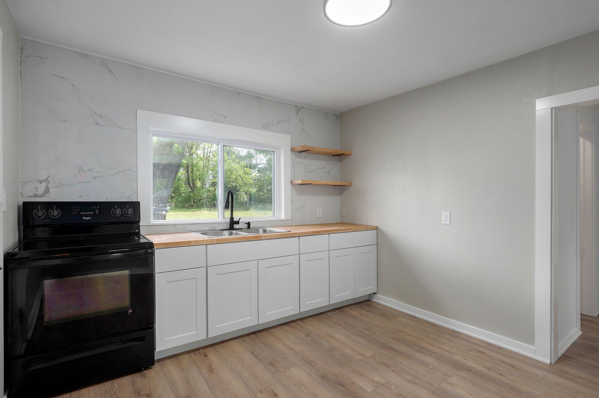 1952 North Old Orchard Avenue Property Photo 9