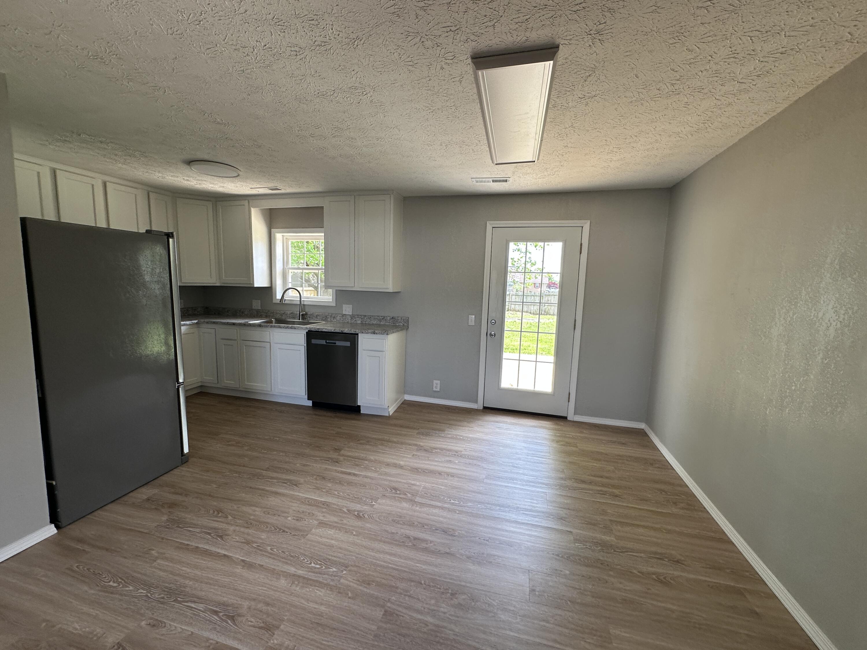602 South Elm Street Property Photo 7