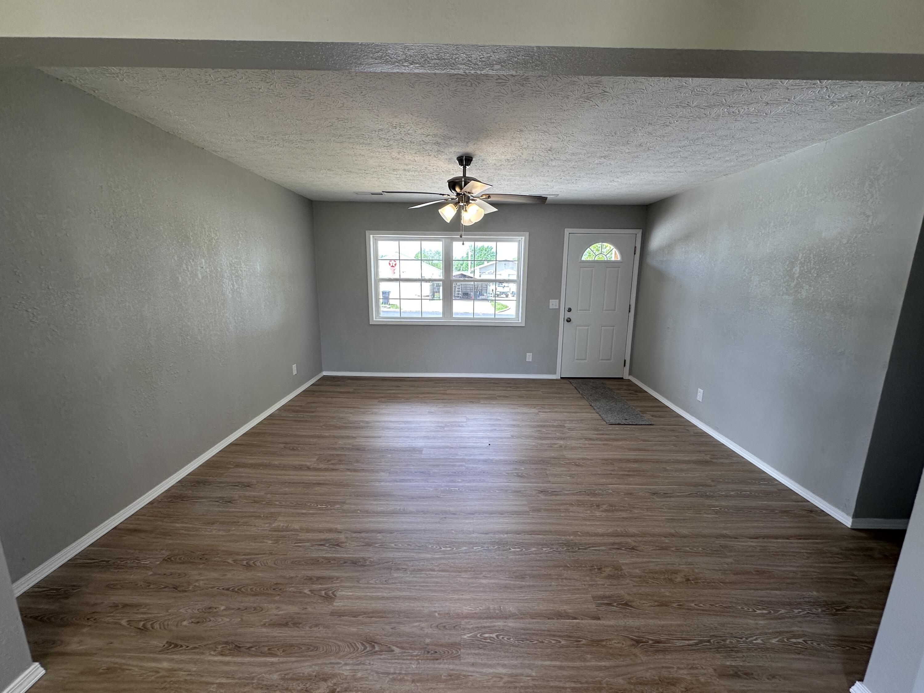 602 South Elm Street Property Photo 8