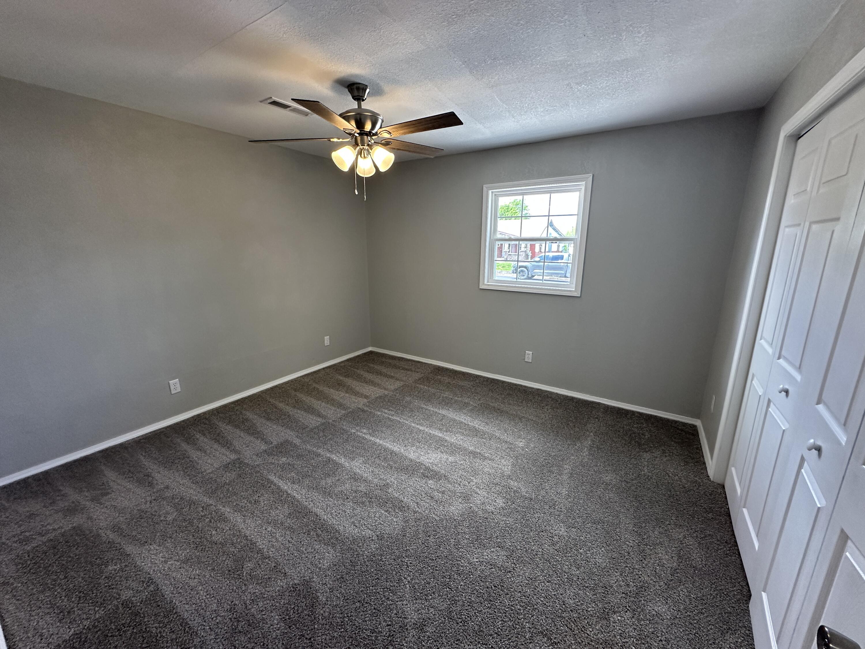 602 South Elm Street Property Photo 12