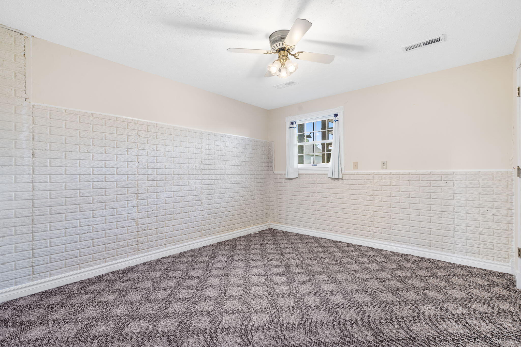 106 South Maple Street Property Photo 20