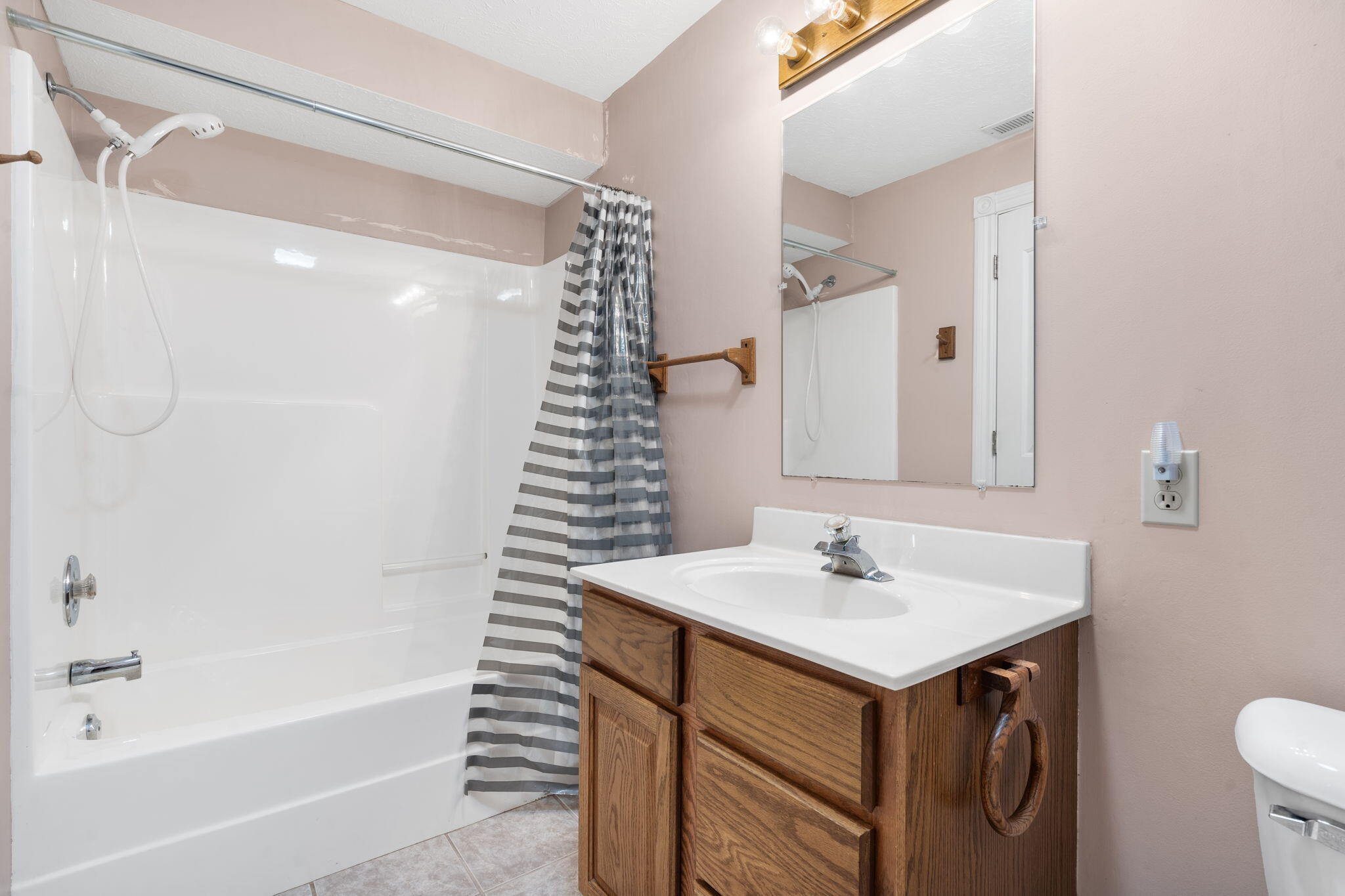106 South Maple Street Property Photo 21
