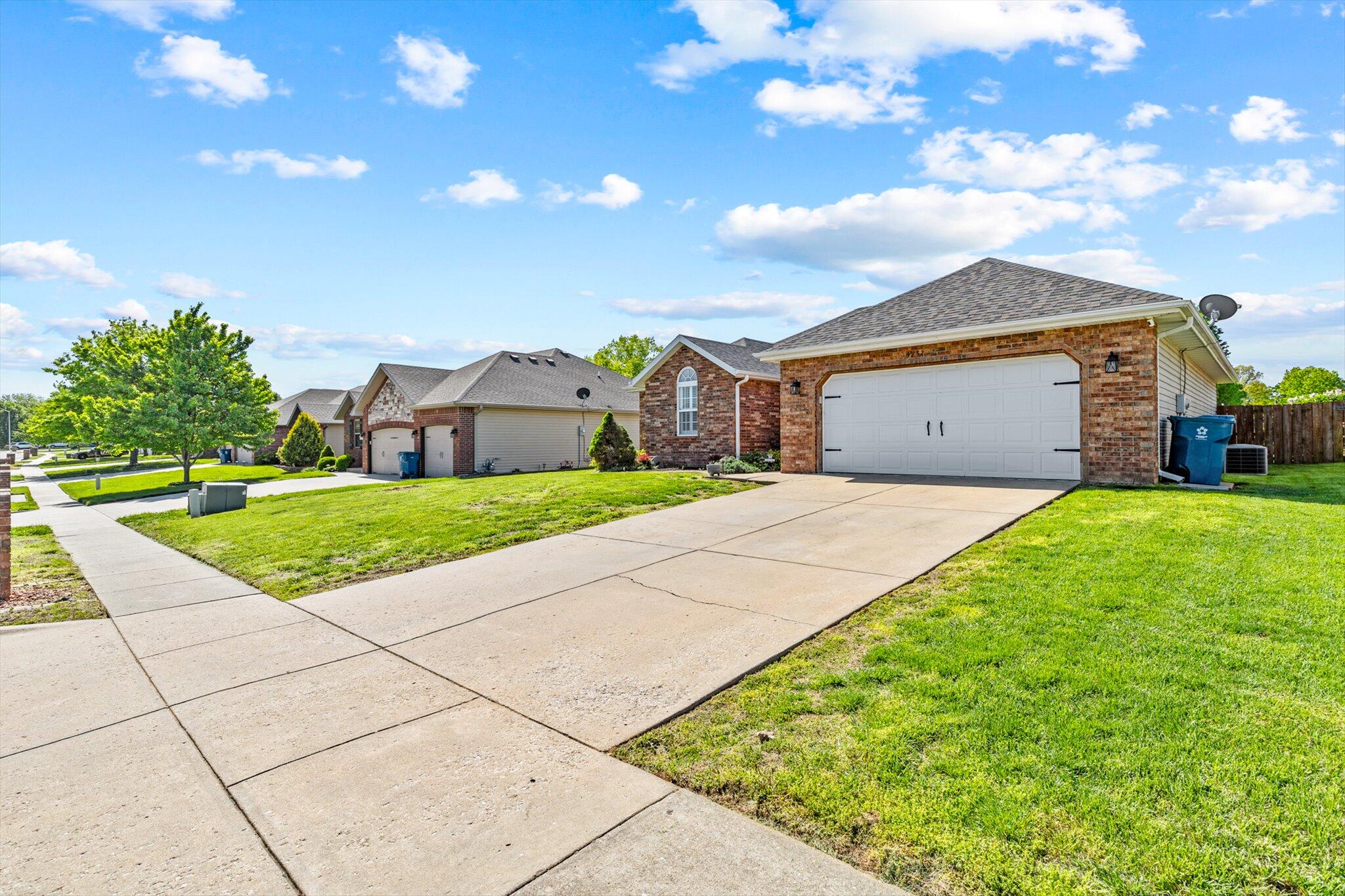 4732 West Curtice Drive Property Photo 4