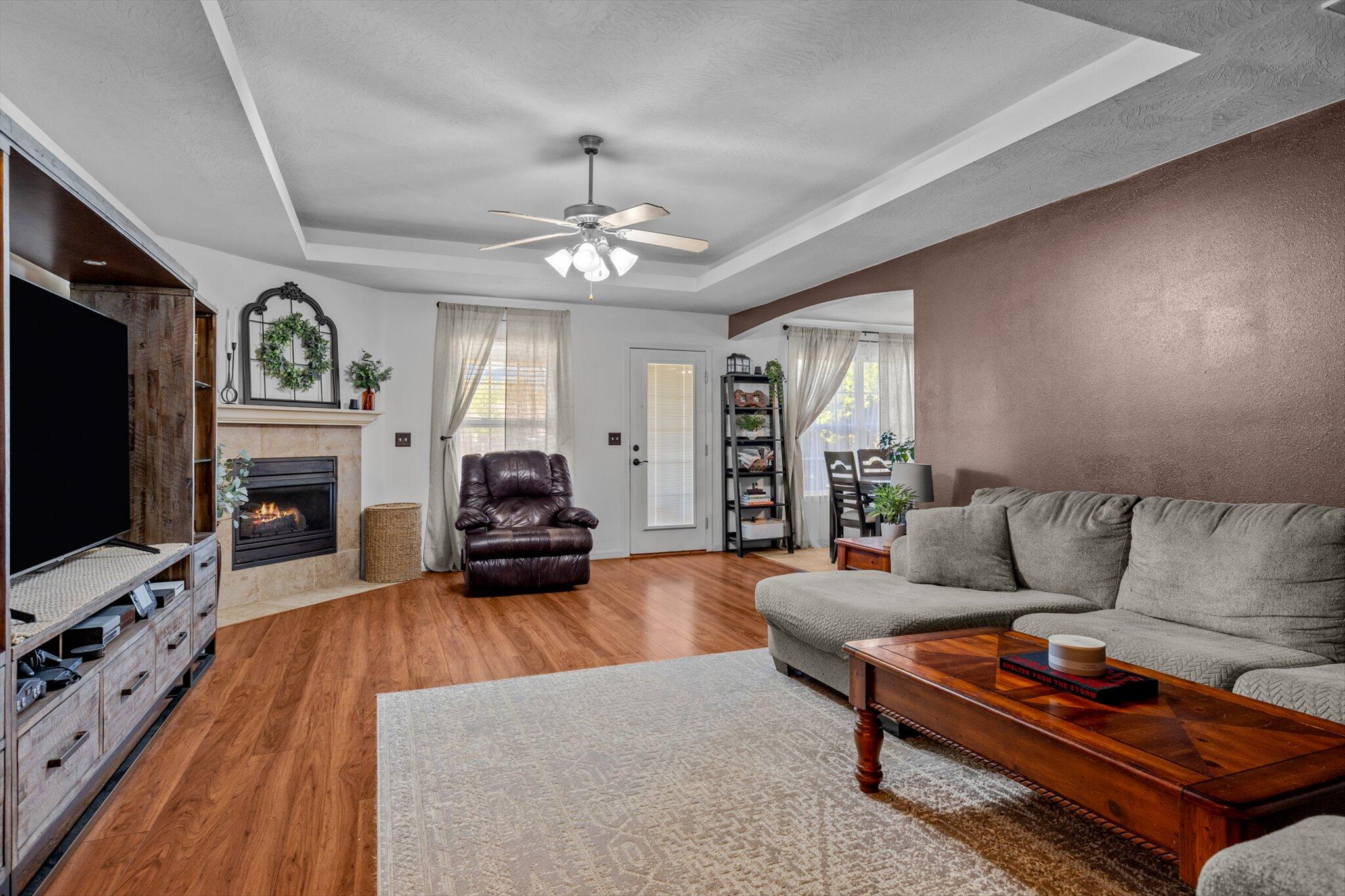 4732 West Curtice Drive Property Photo 6