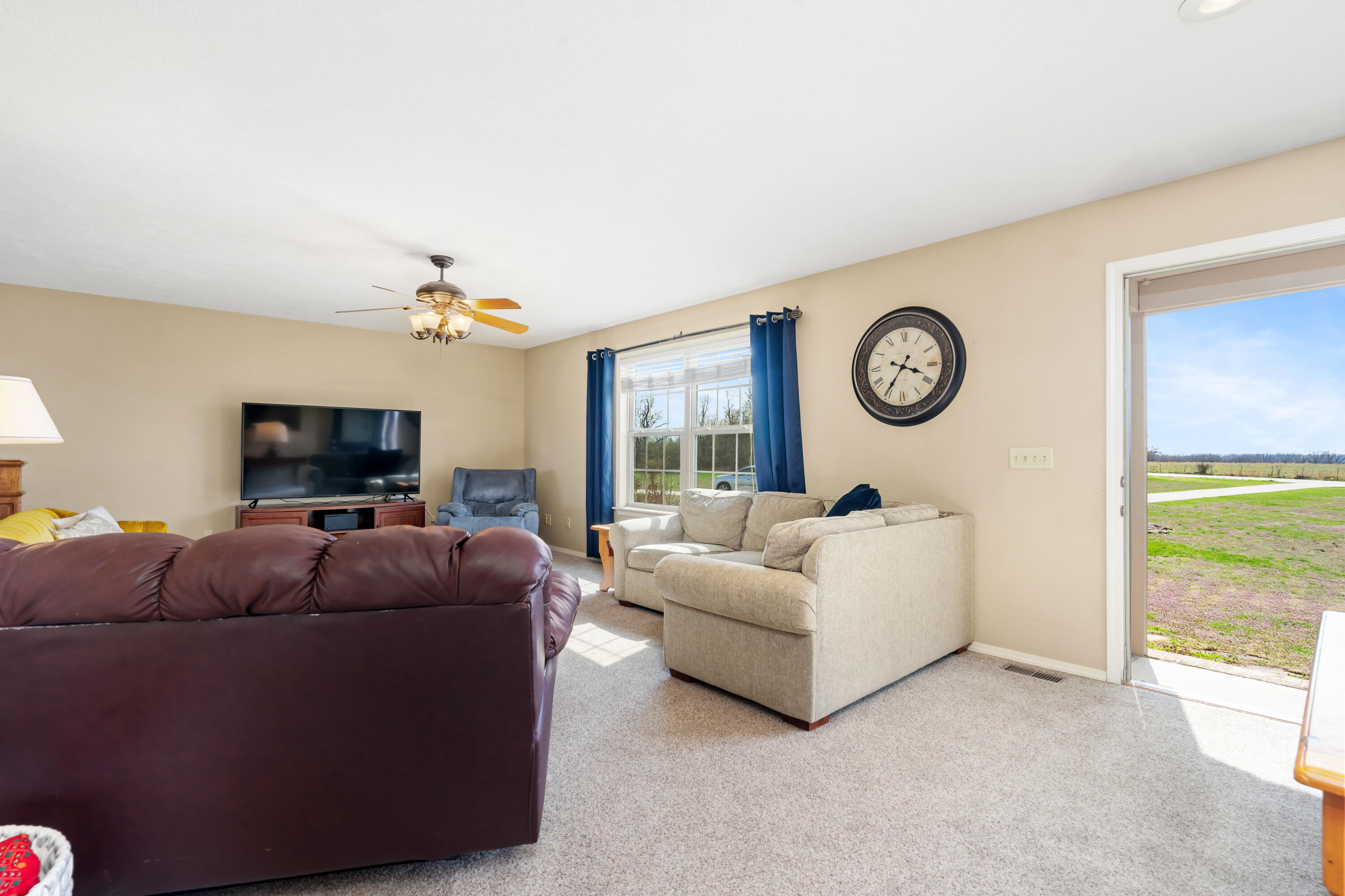 12048 North Farm Road 93 Property Photo 4